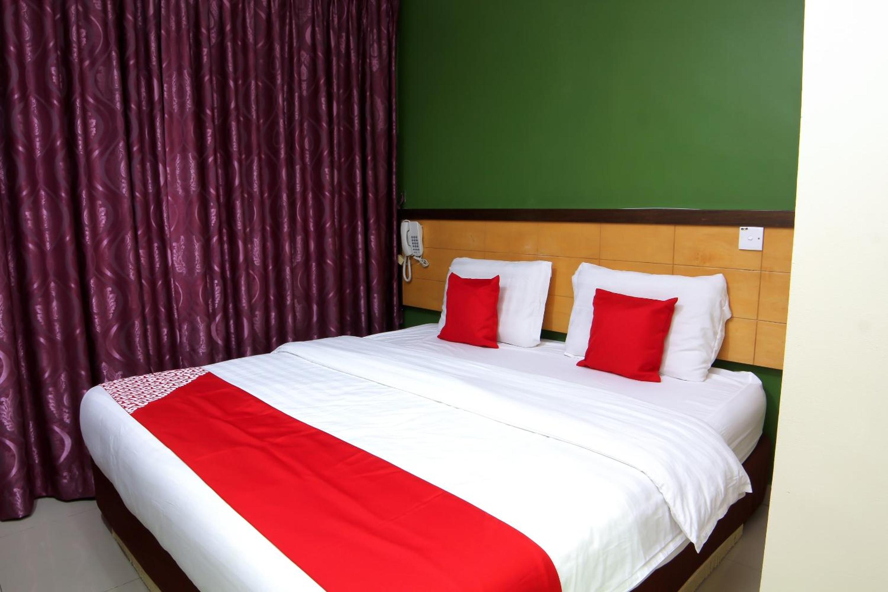 Deluxe King Room - Photo 3