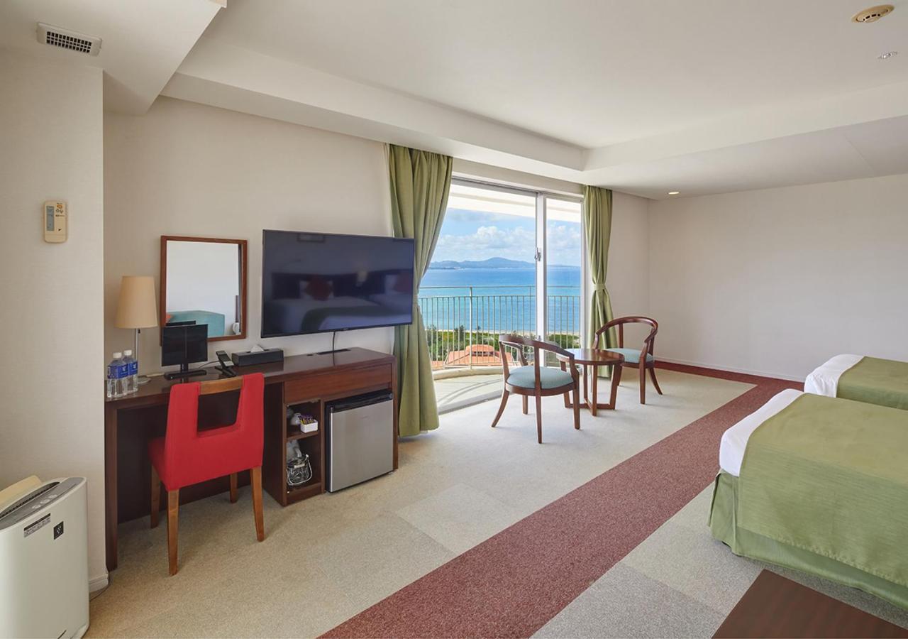 Executive Room with Ocean View - Non-Smoking photo 2