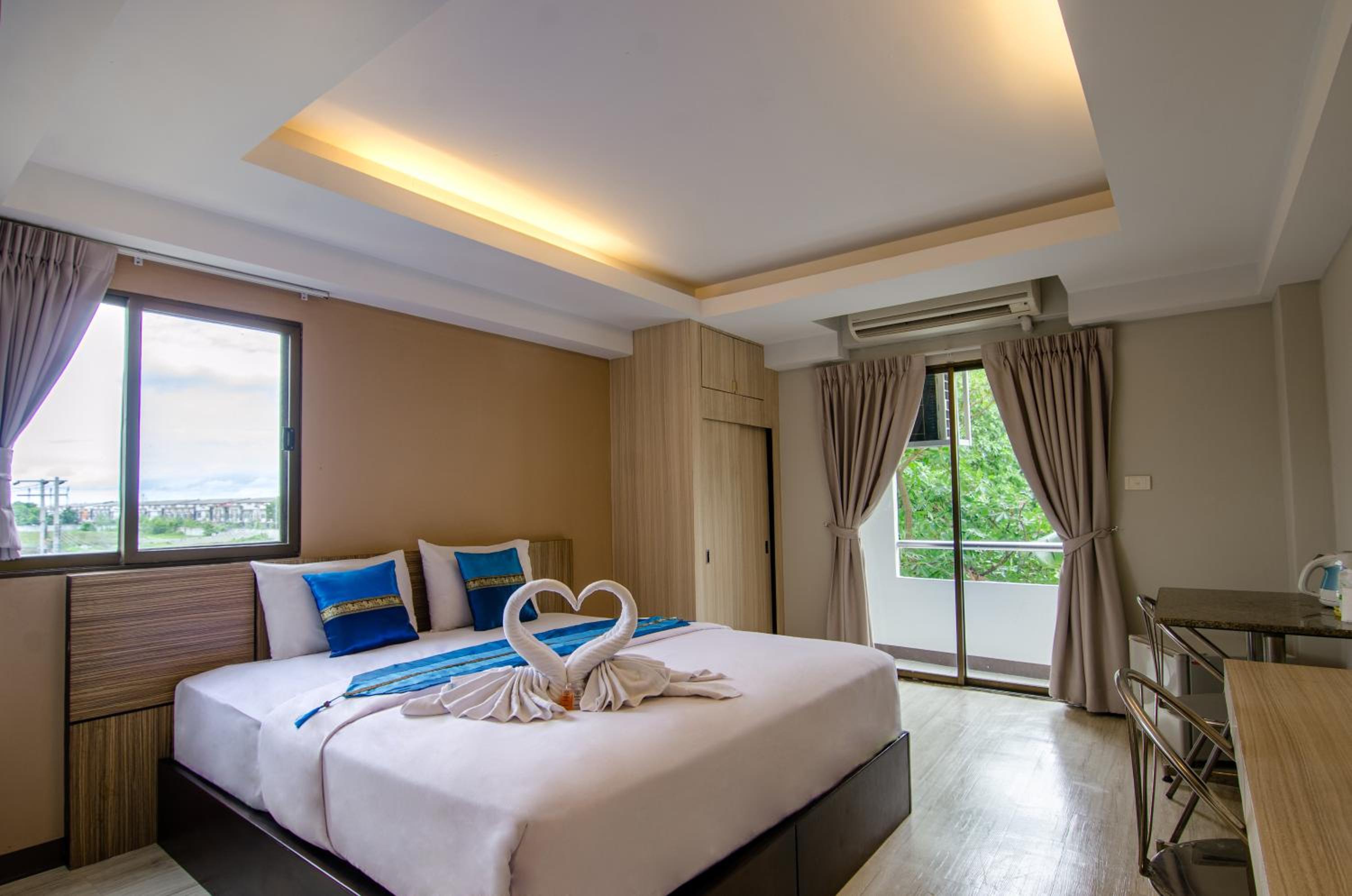 Deluxe Double Room photo 3