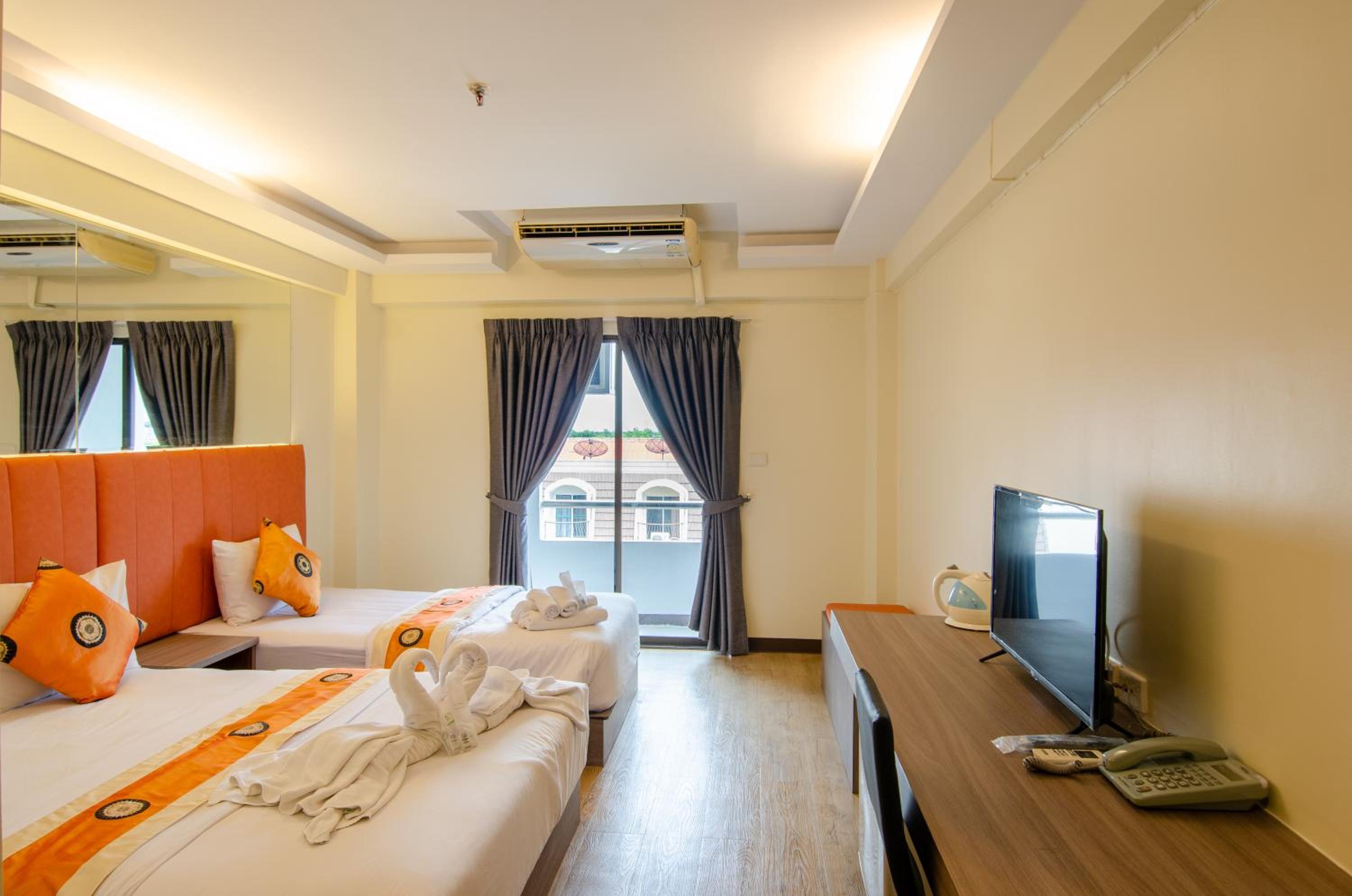 Deluxe Triple Room photo 2