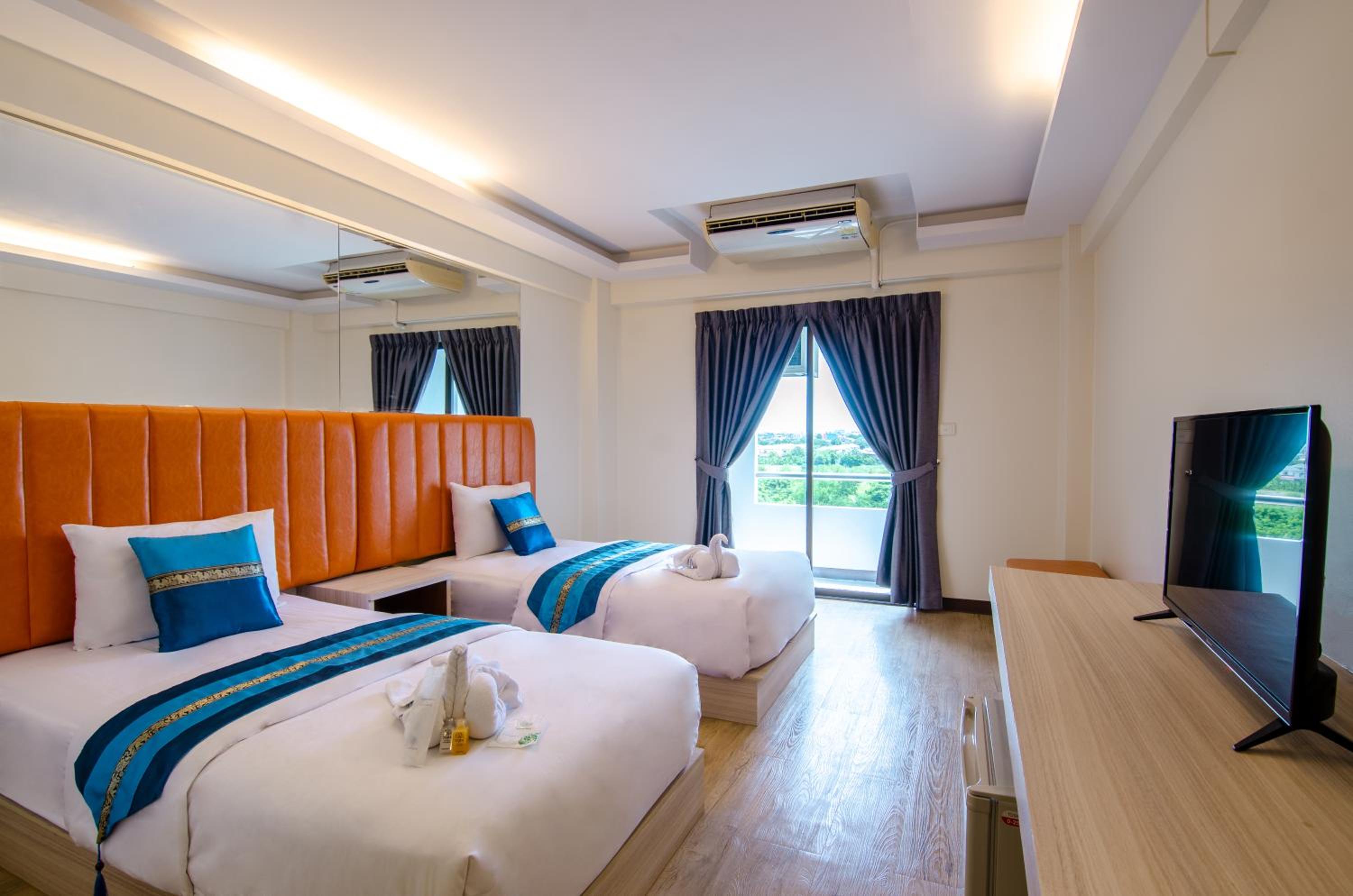 Deluxe Twin Room photo 3