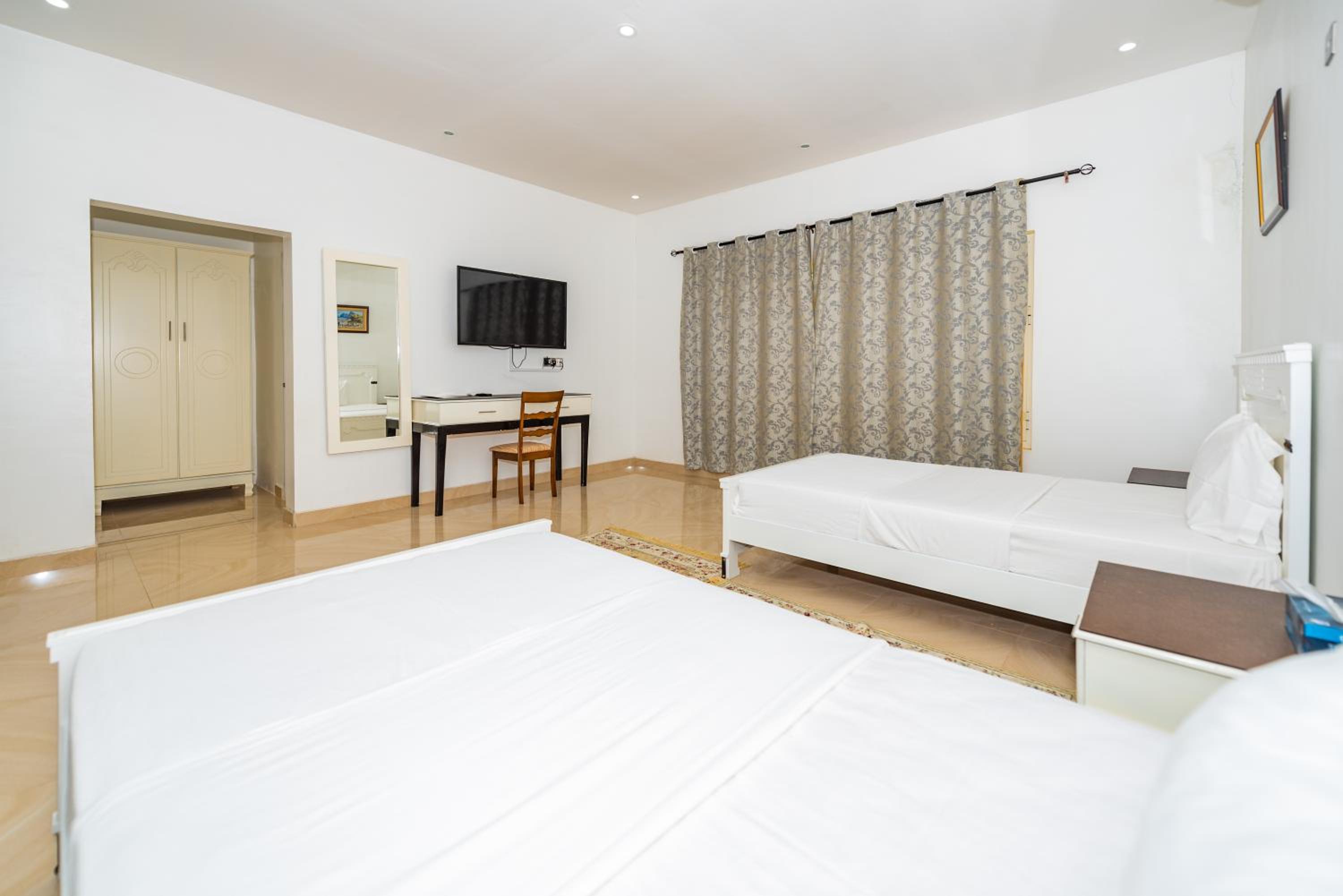 Junior Suite (2 Adults) - Photo 11