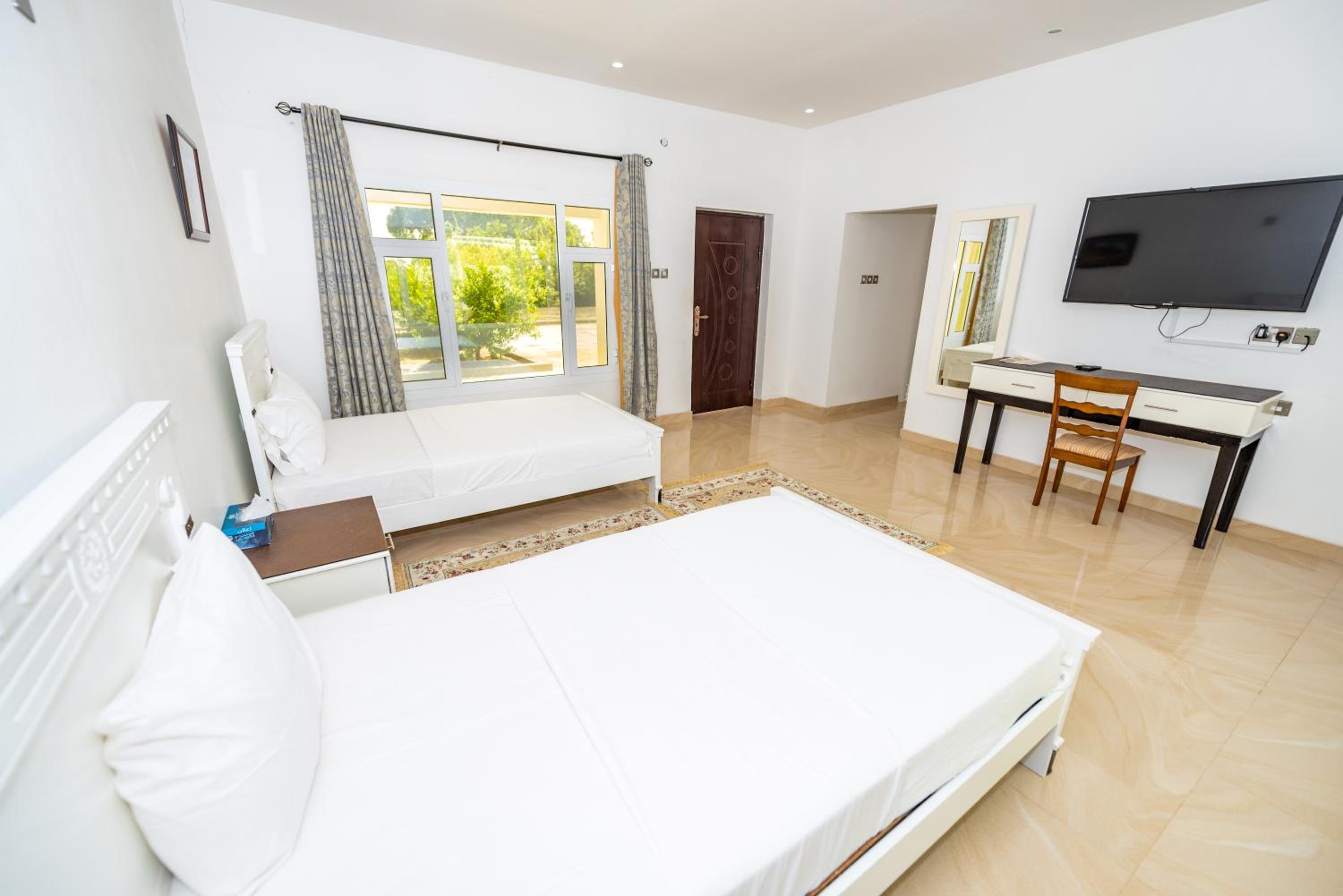 Junior Suite (2 Adults) - Photo 13
