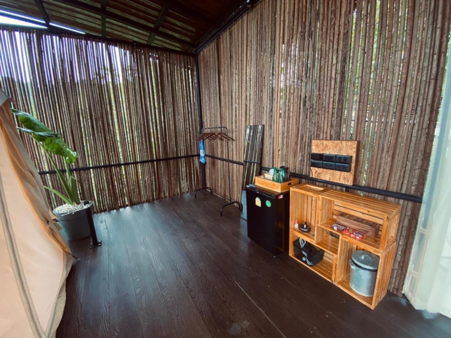 Suite with bath tub - Photo 19