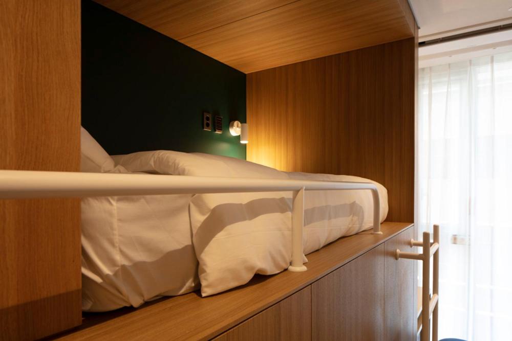 Single Room with Shared Shower and Toilet