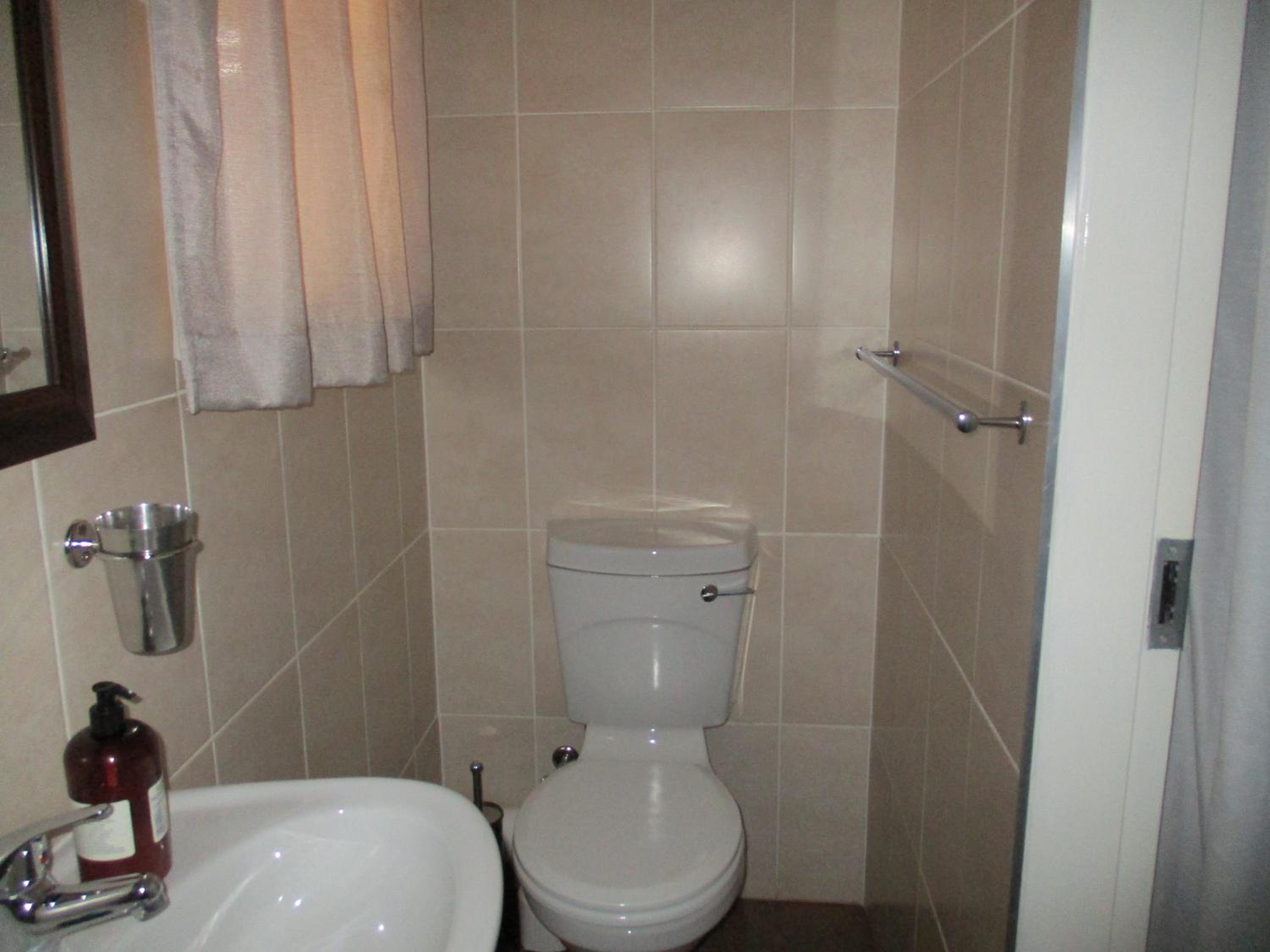 Queen Room photo 3