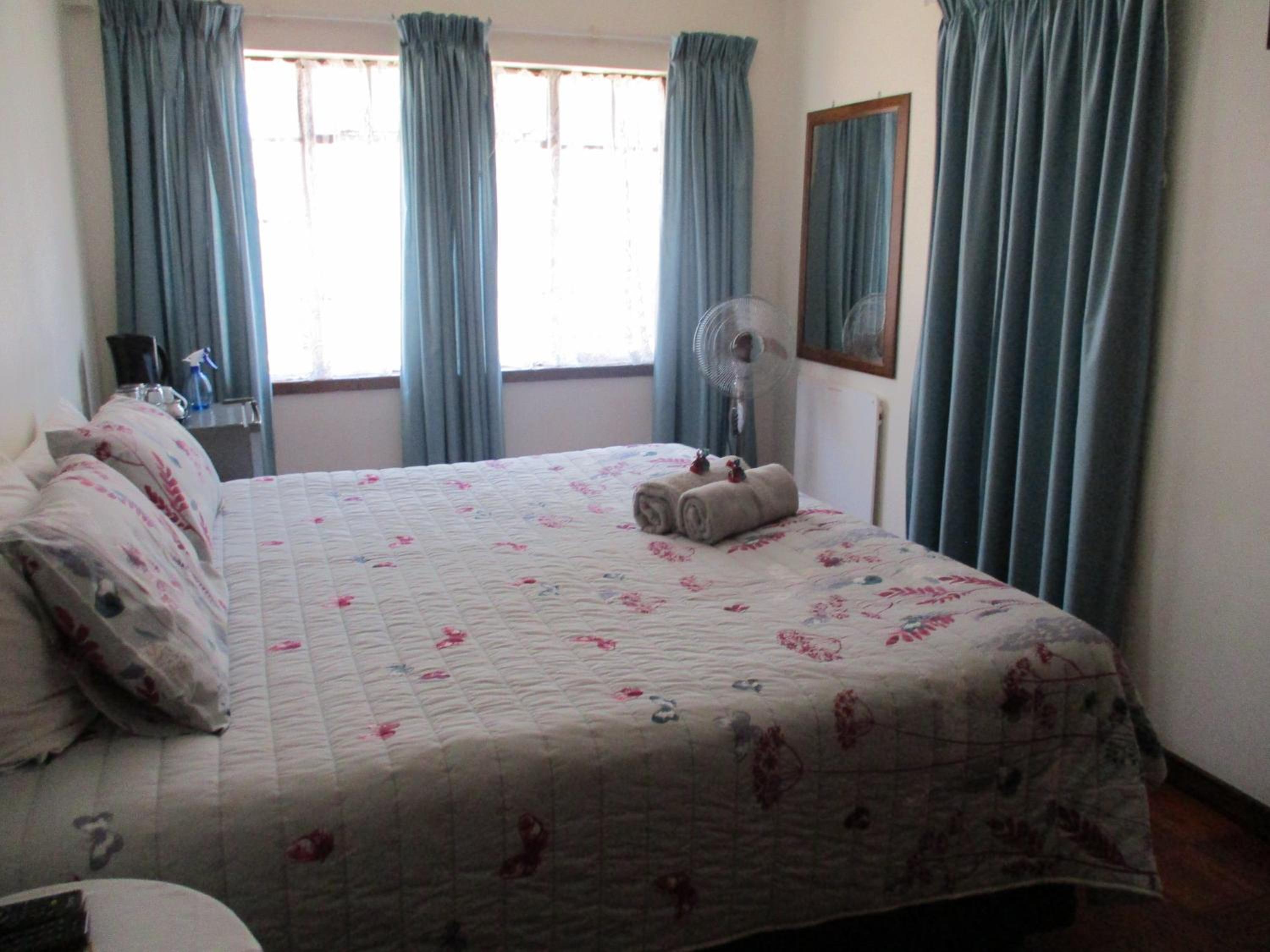 Queen Room photo 1