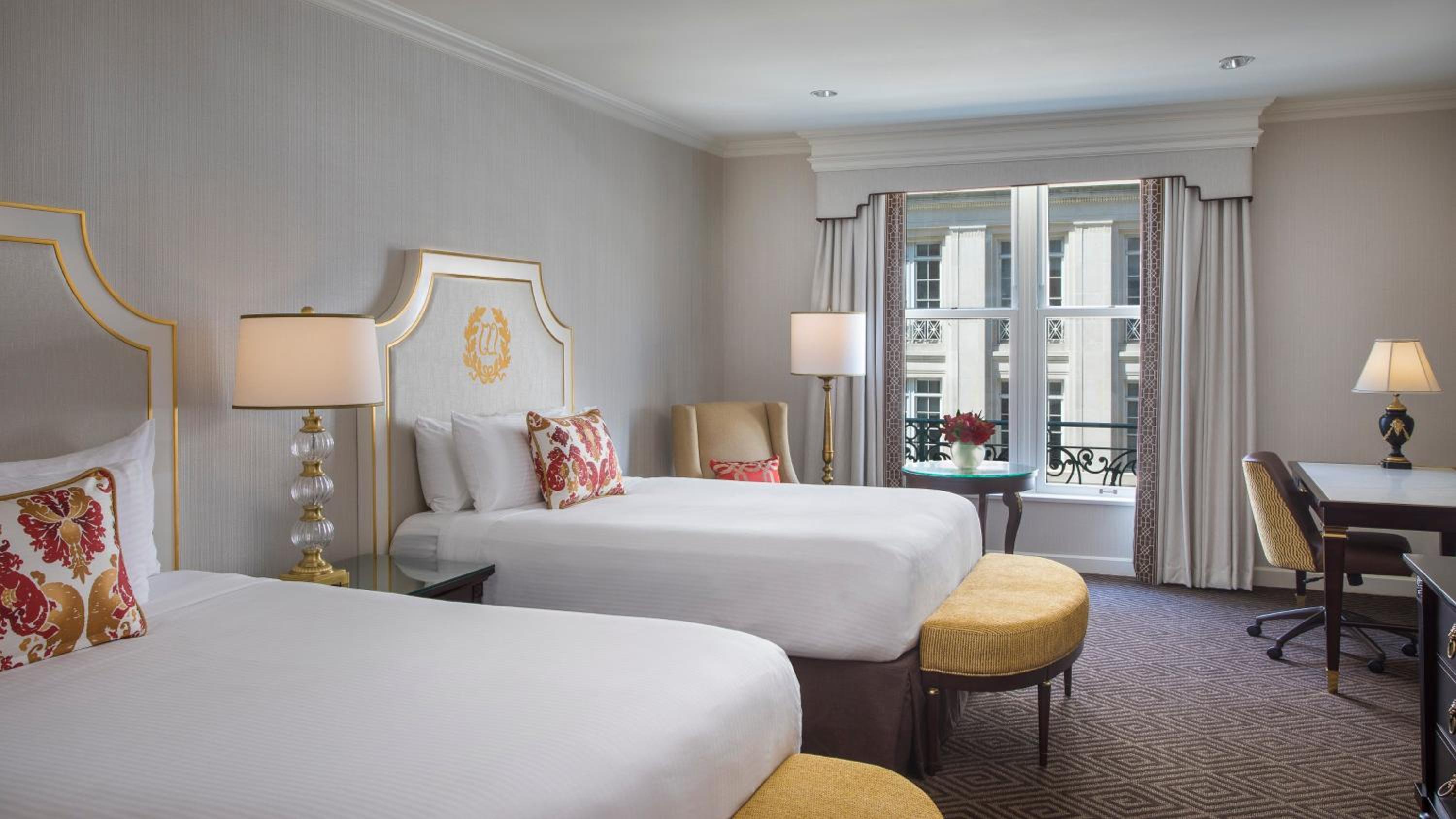 One-Bedroom Queen Suite