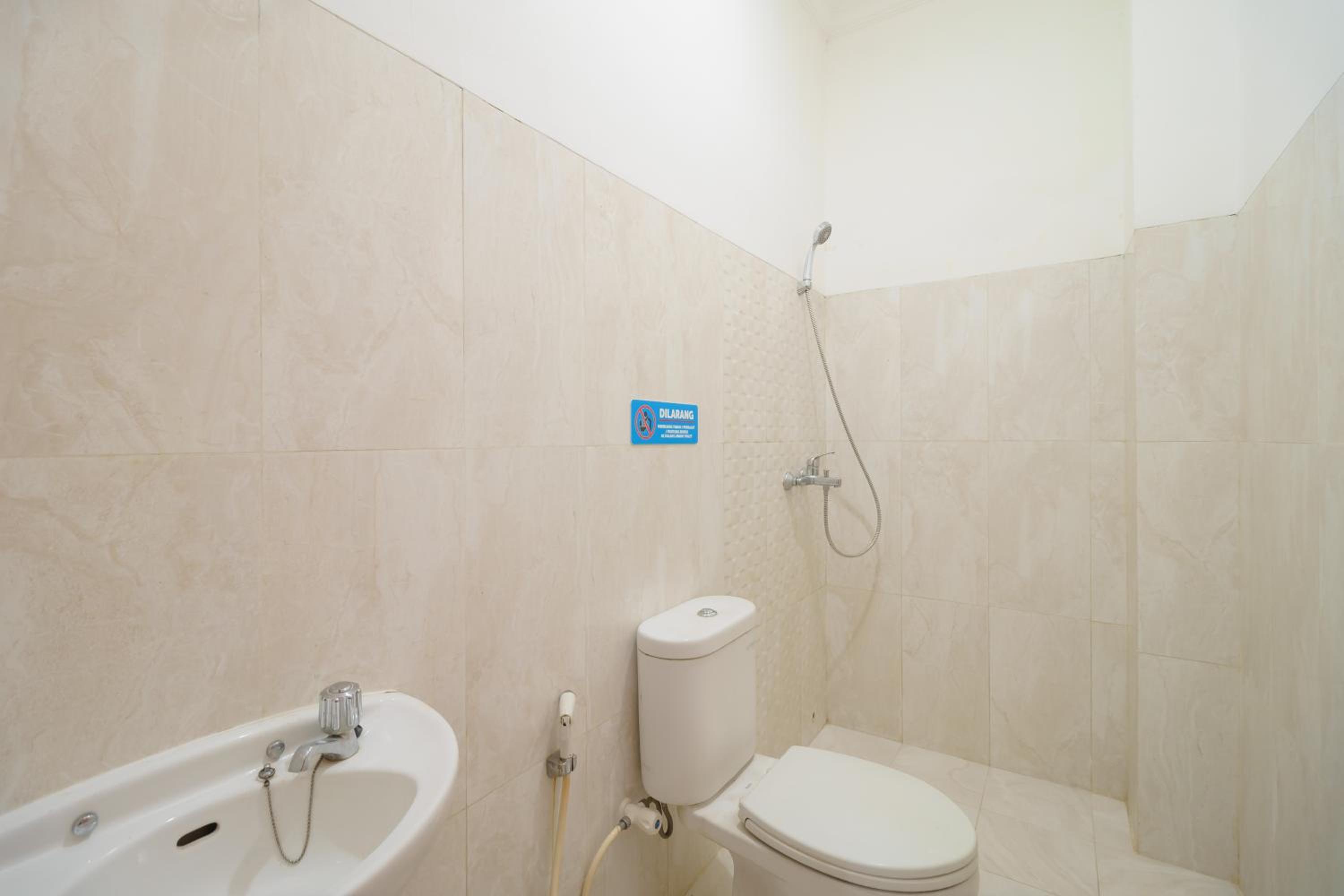 Double Room - Photo 4