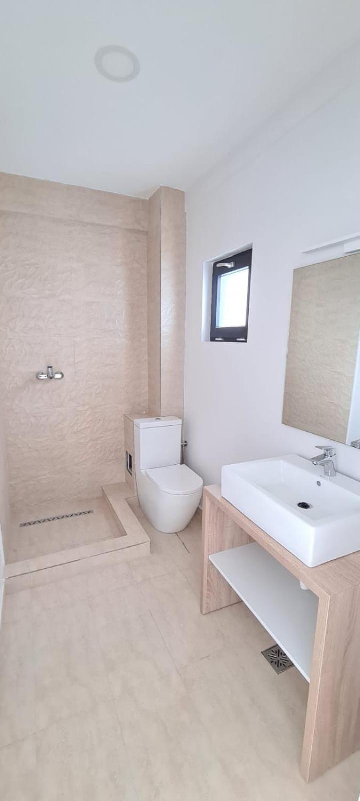 Standard Double Room - Photo 4