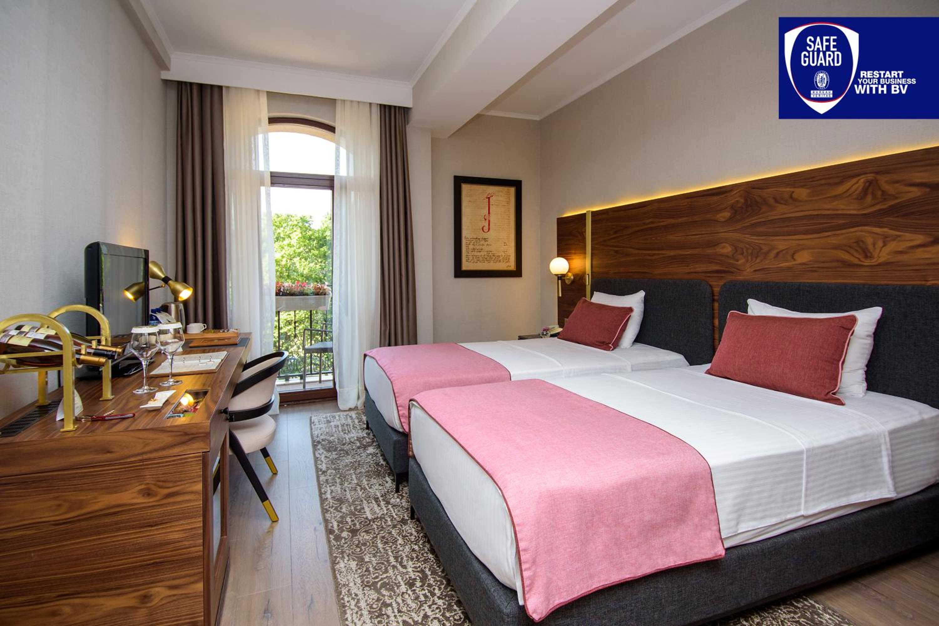 Deluxe Twin Room photo 1