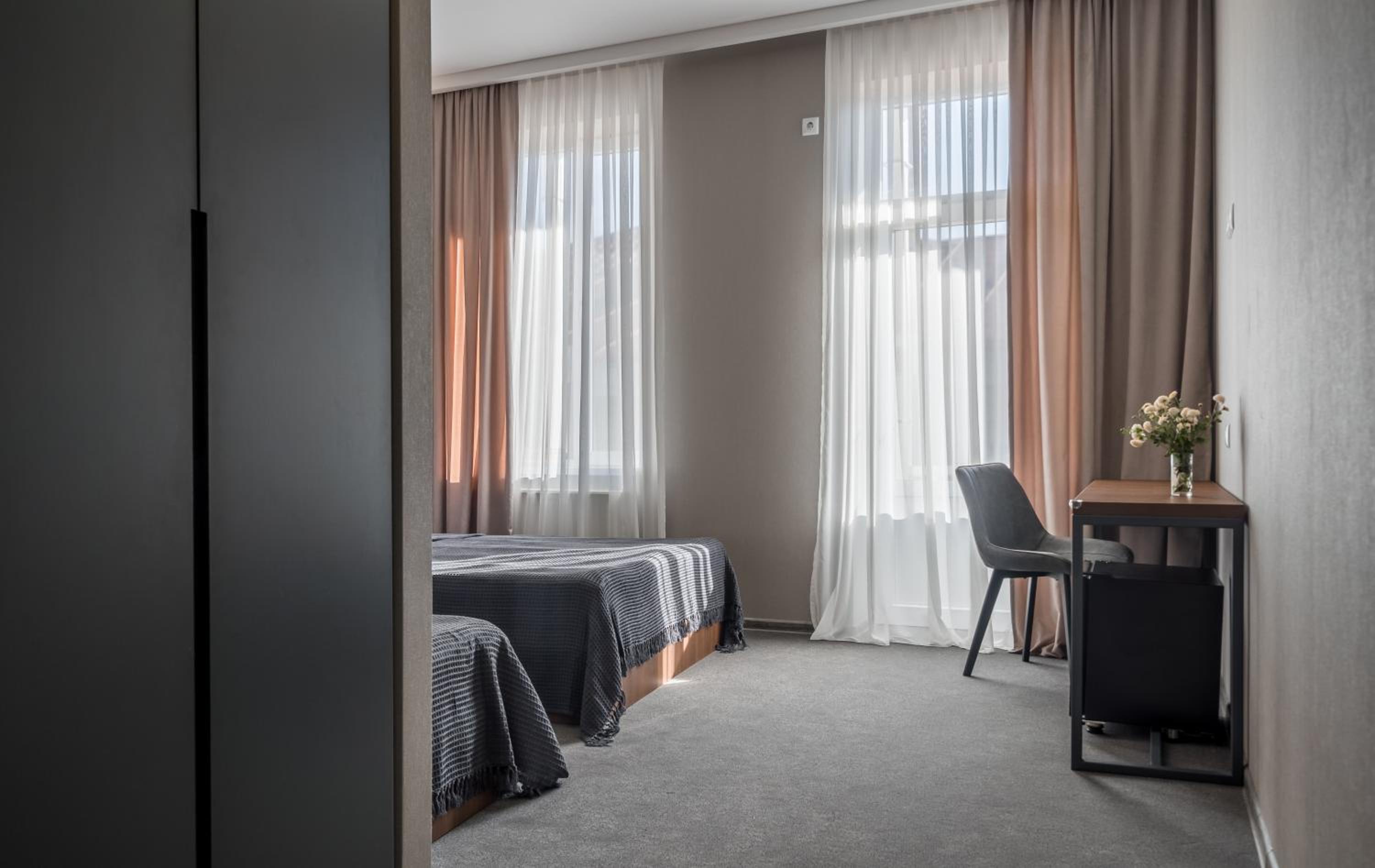 Standard Triple Room - Photo 4