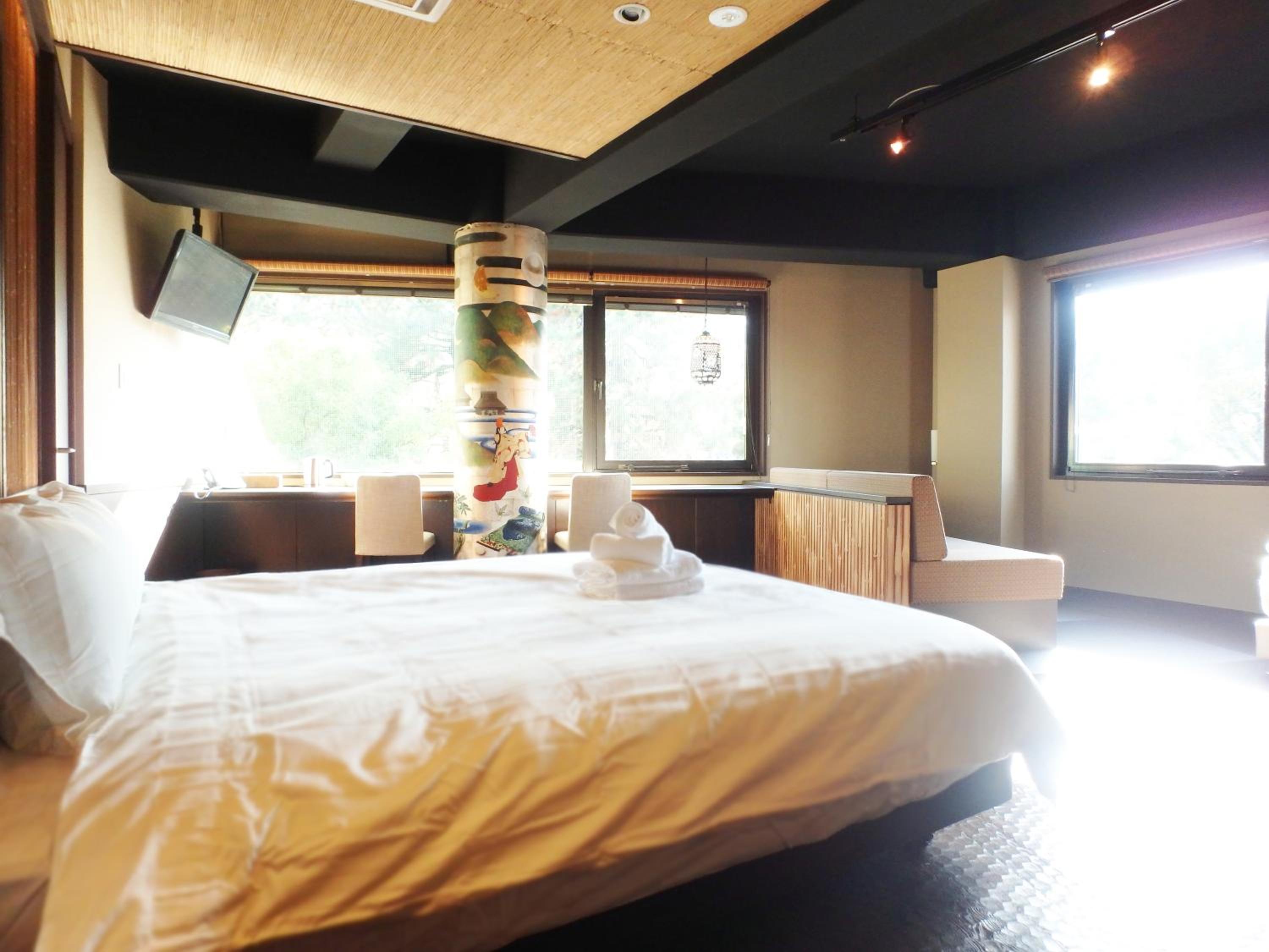 One-Bedroom Apartment - Photo 24