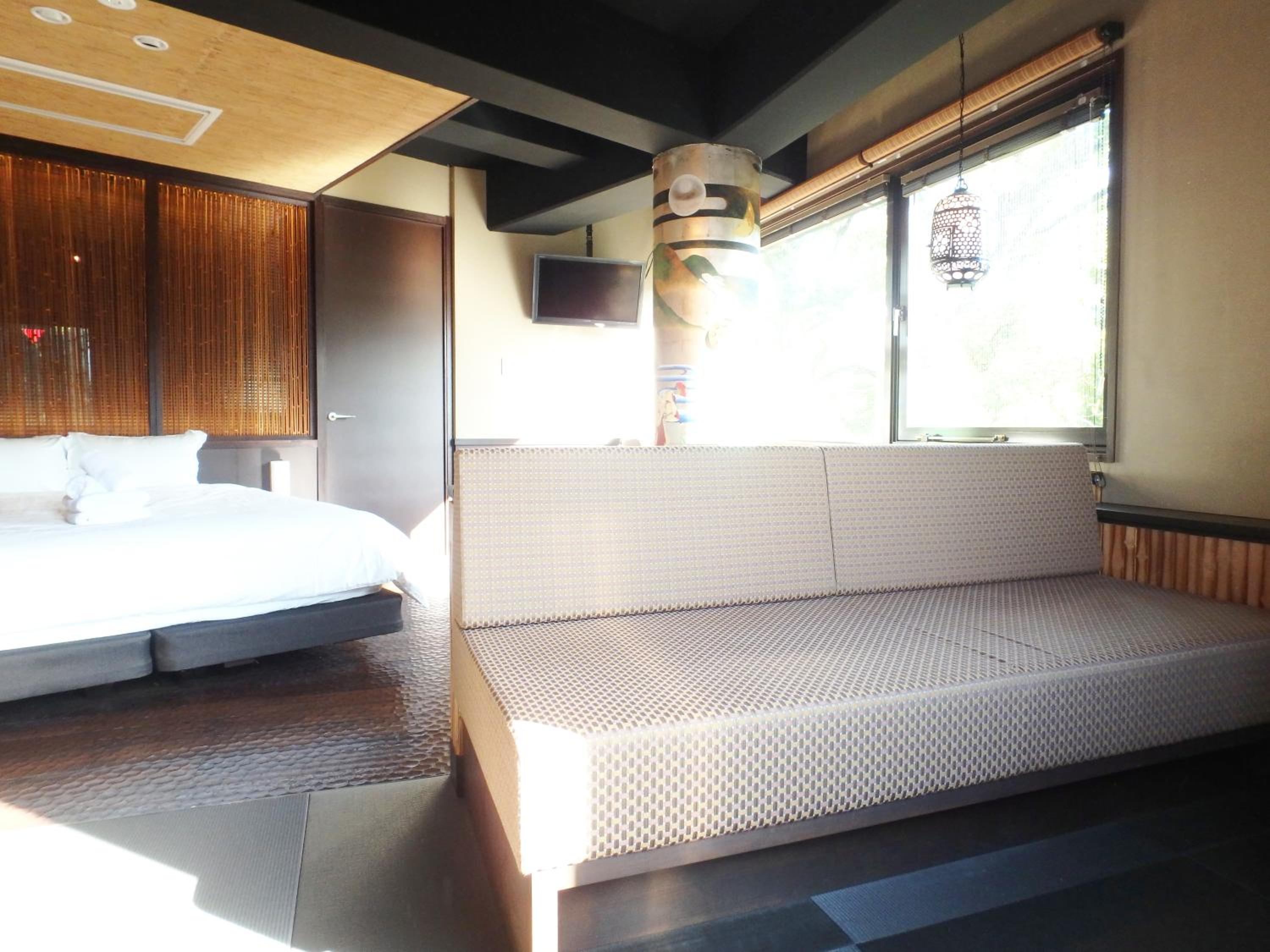 One-Bedroom Apartment - Photo 20