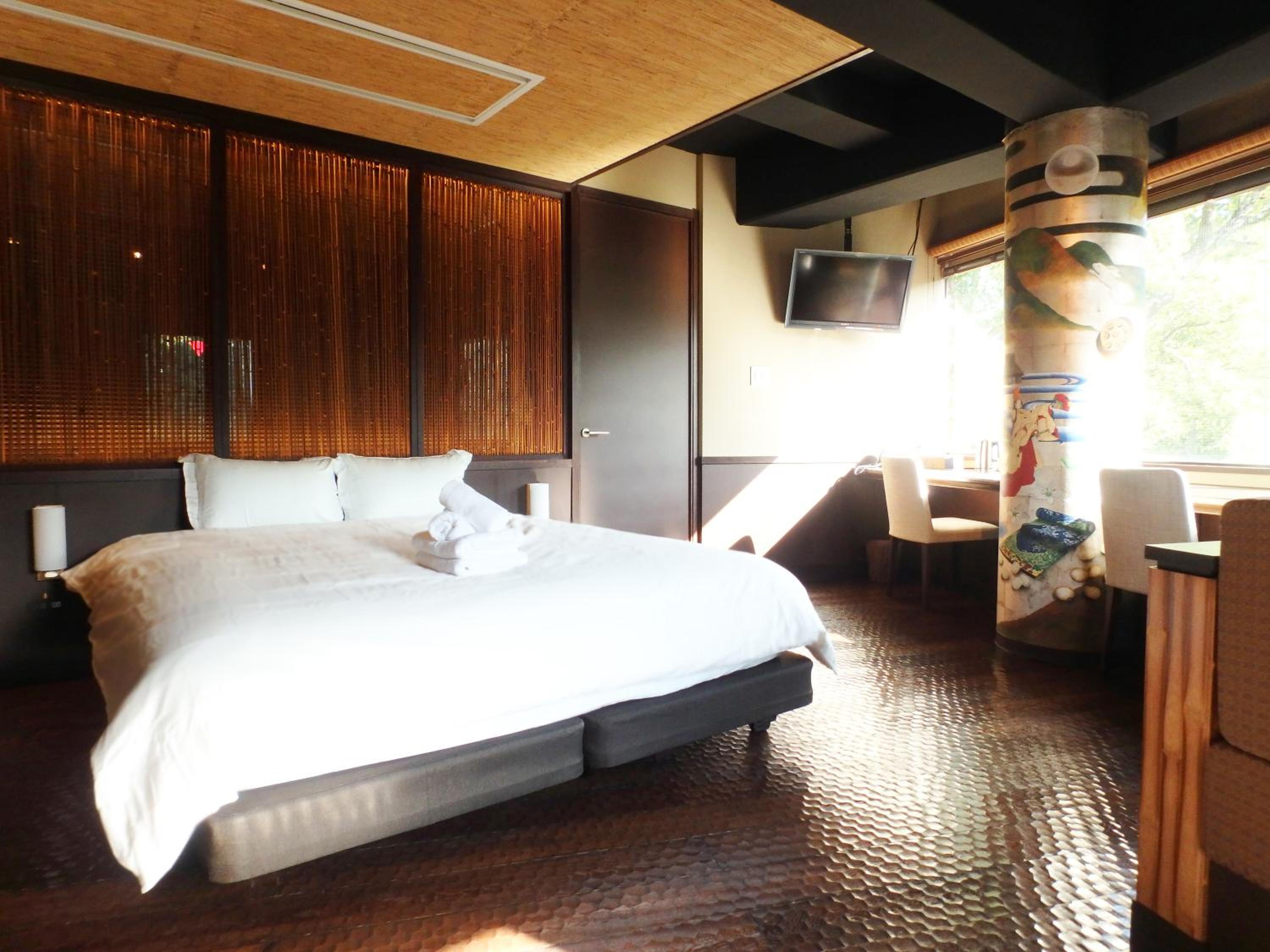 One-Bedroom Apartment - Photo 18