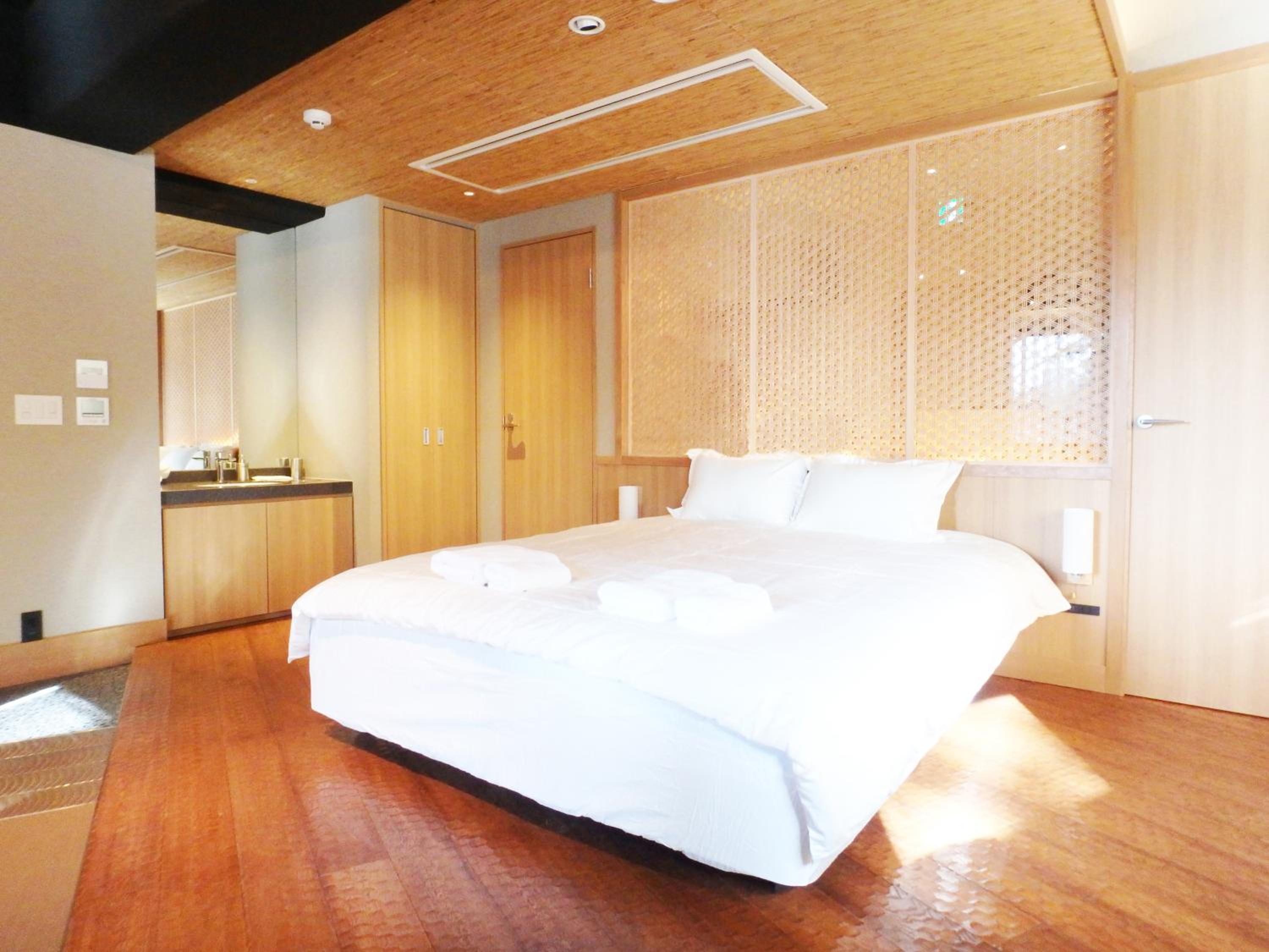 One-Bedroom Apartment - Photo 14