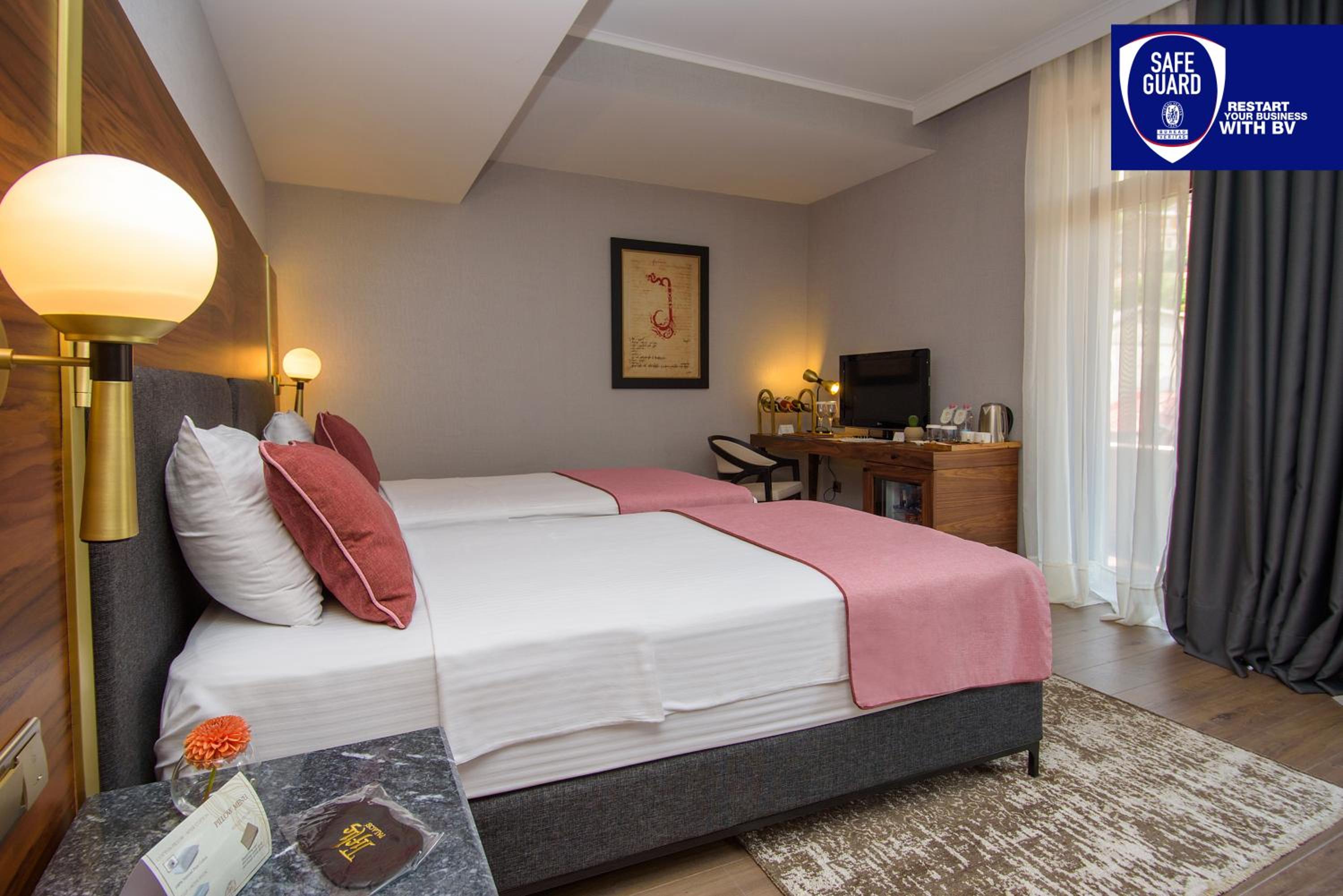 Superior Twin Room photo 2