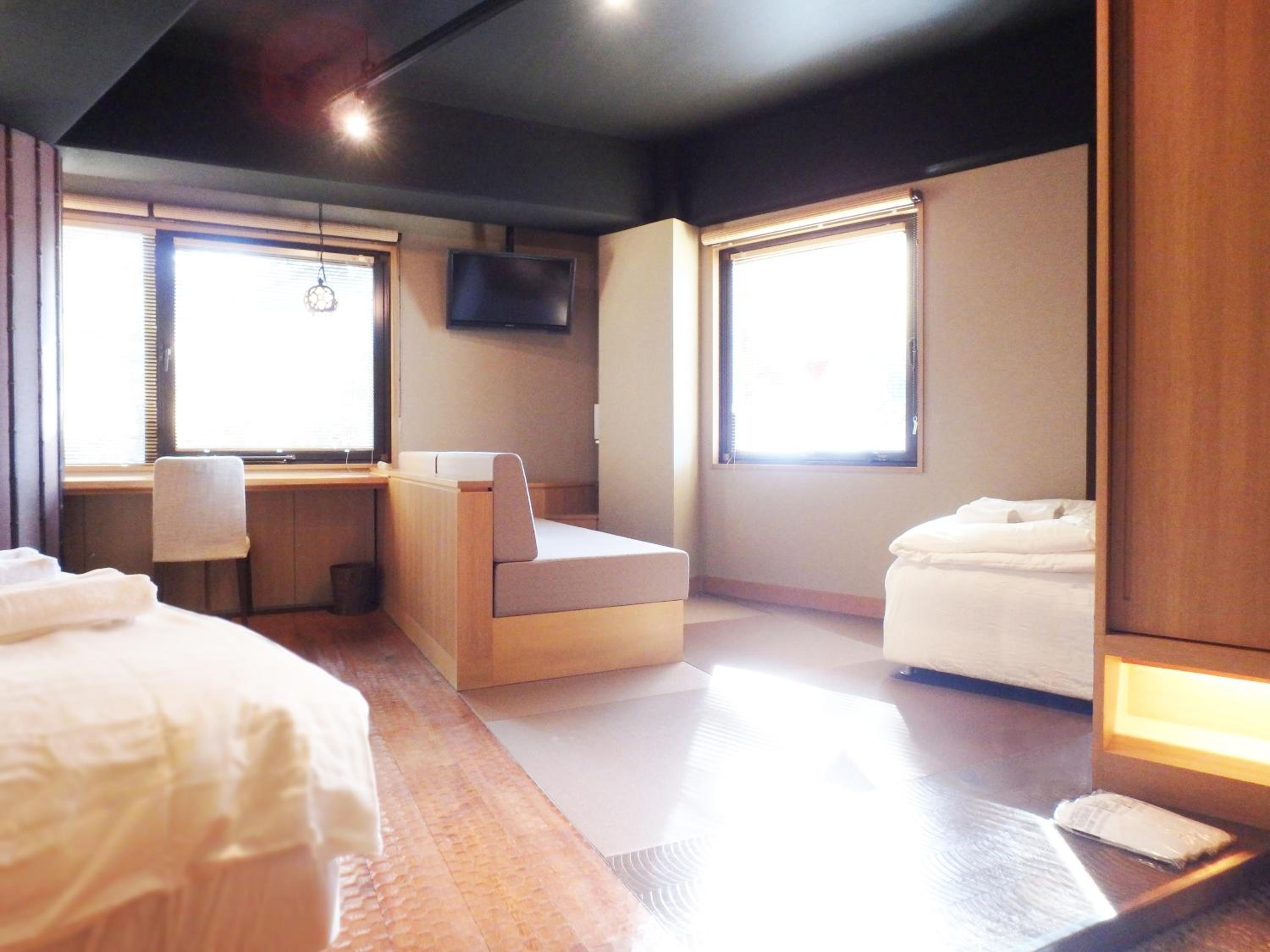 One-Bedroom Apartment - Photo 12