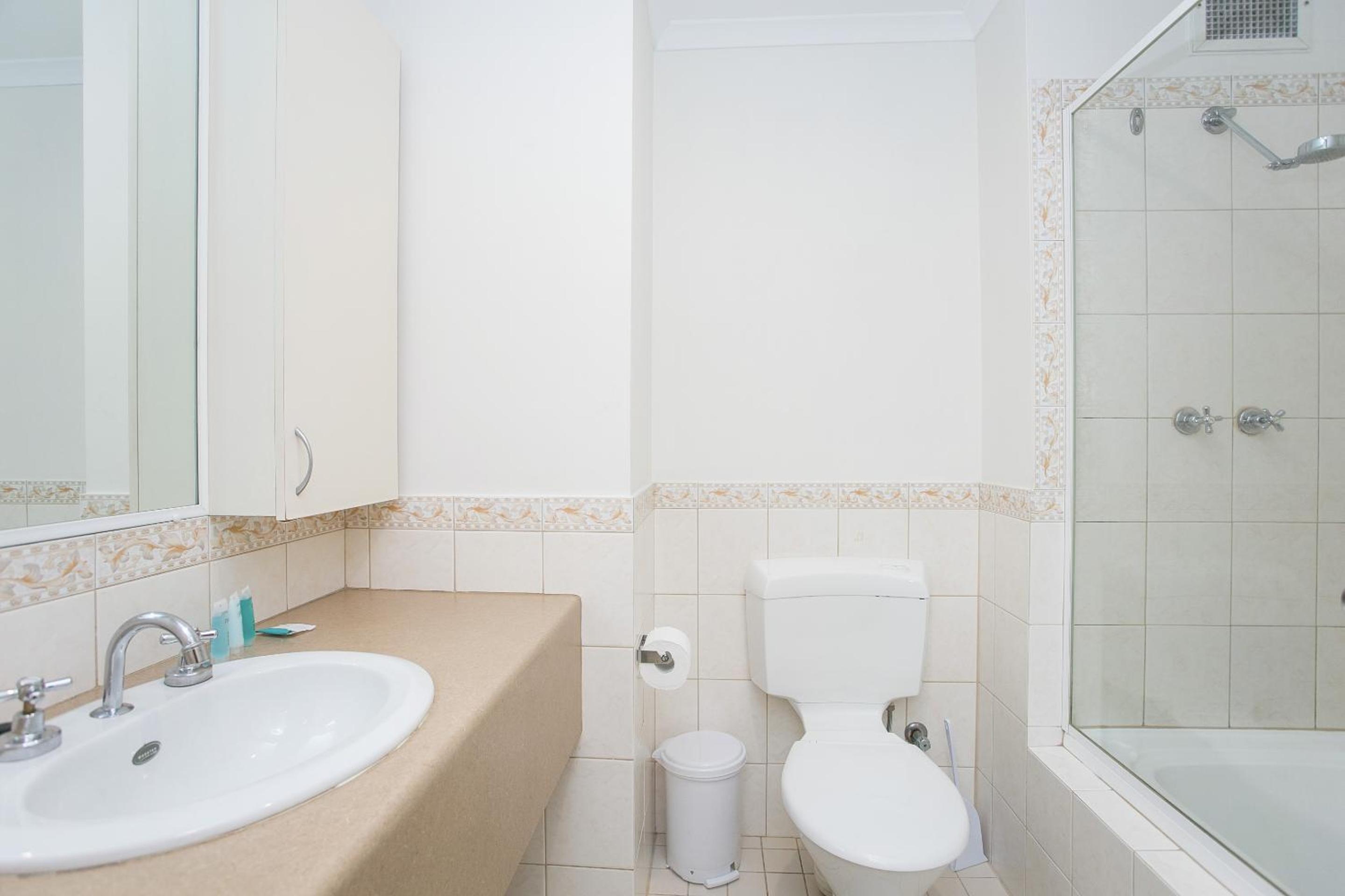 Studio Apartment - Photo 4
