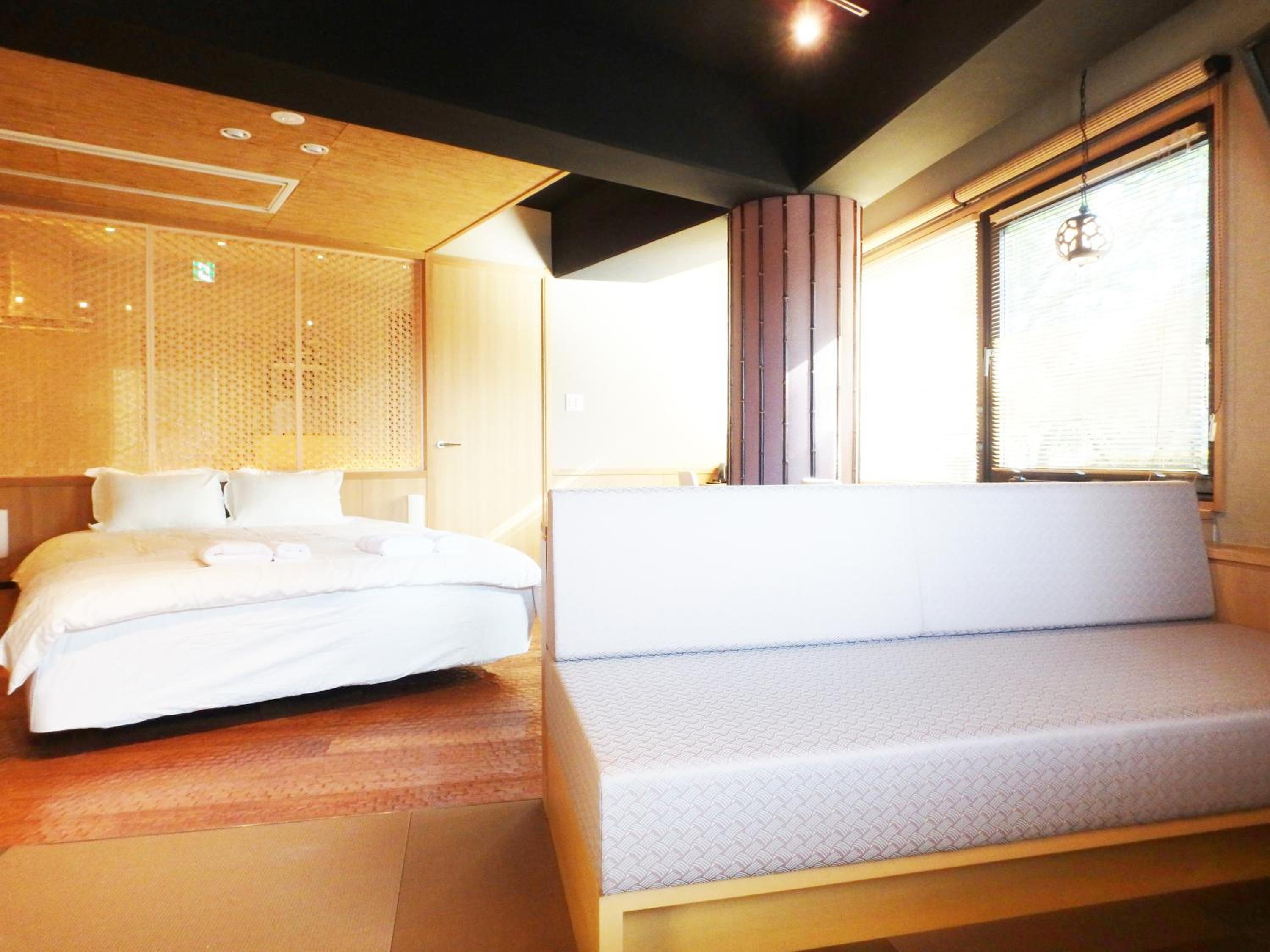 One-Bedroom Apartment - Photo 3