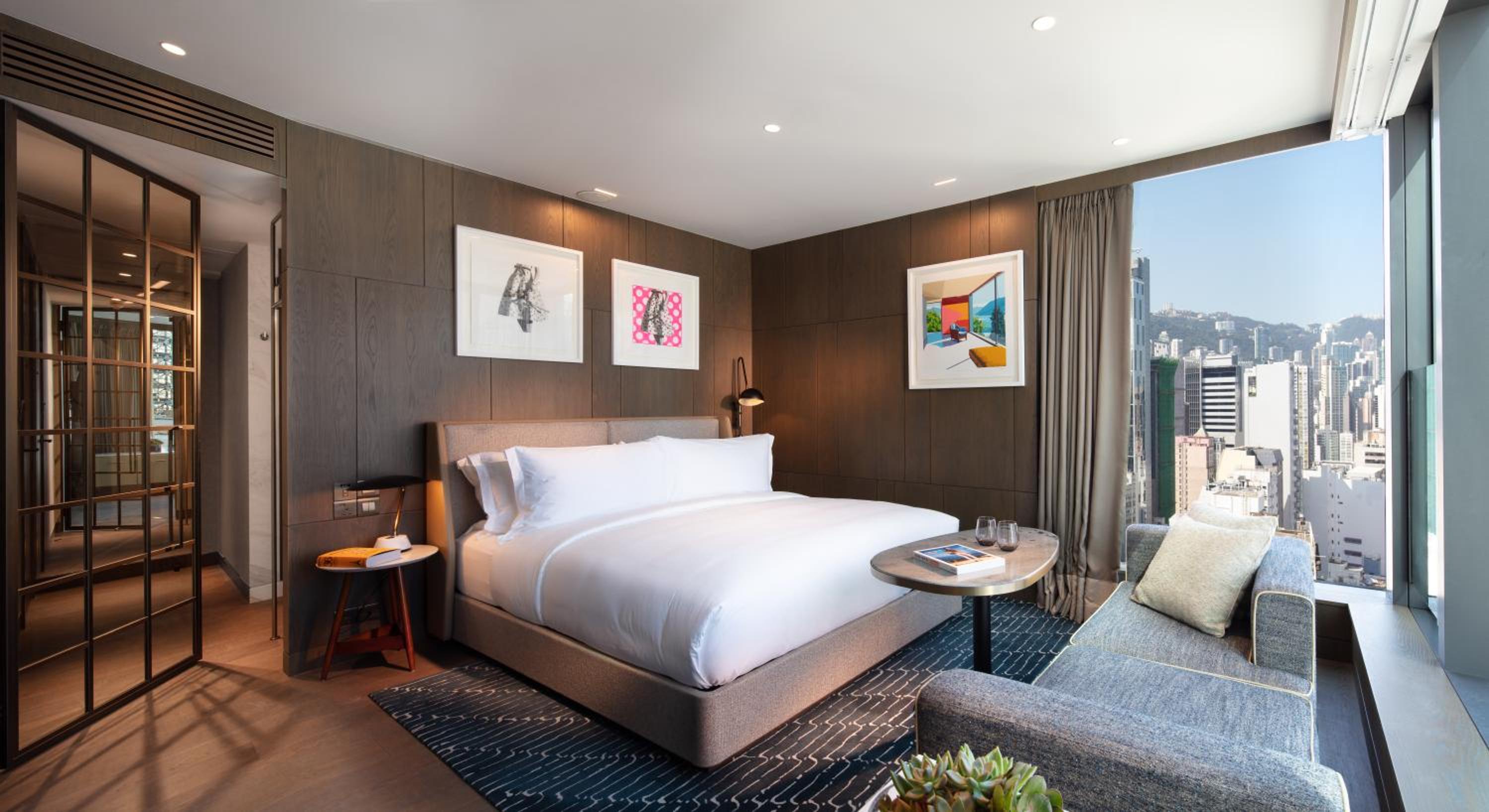 Premium Corner King Room