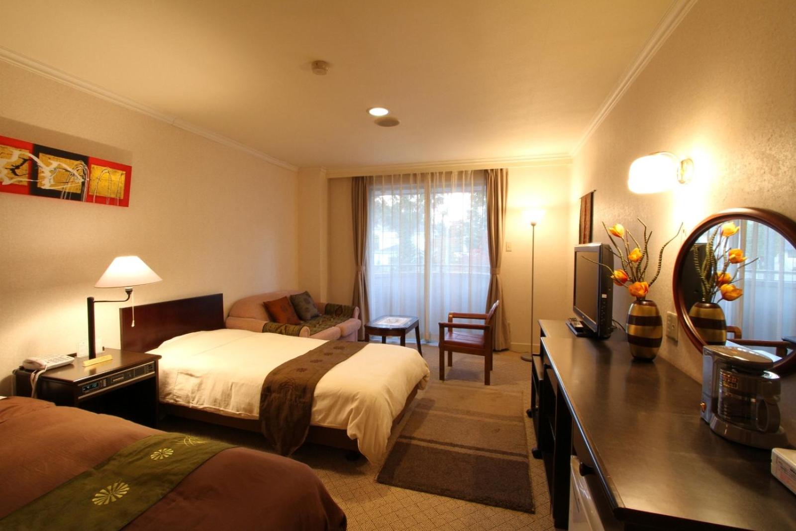 Deluxe Twin Room - Non-Smoking photo 2