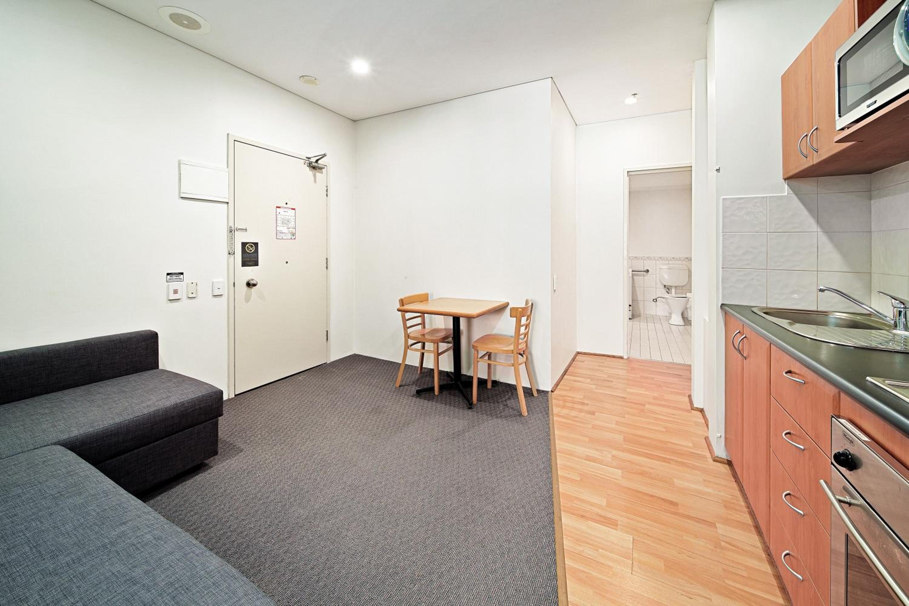 One-Bedroom Apartment - Photo 8