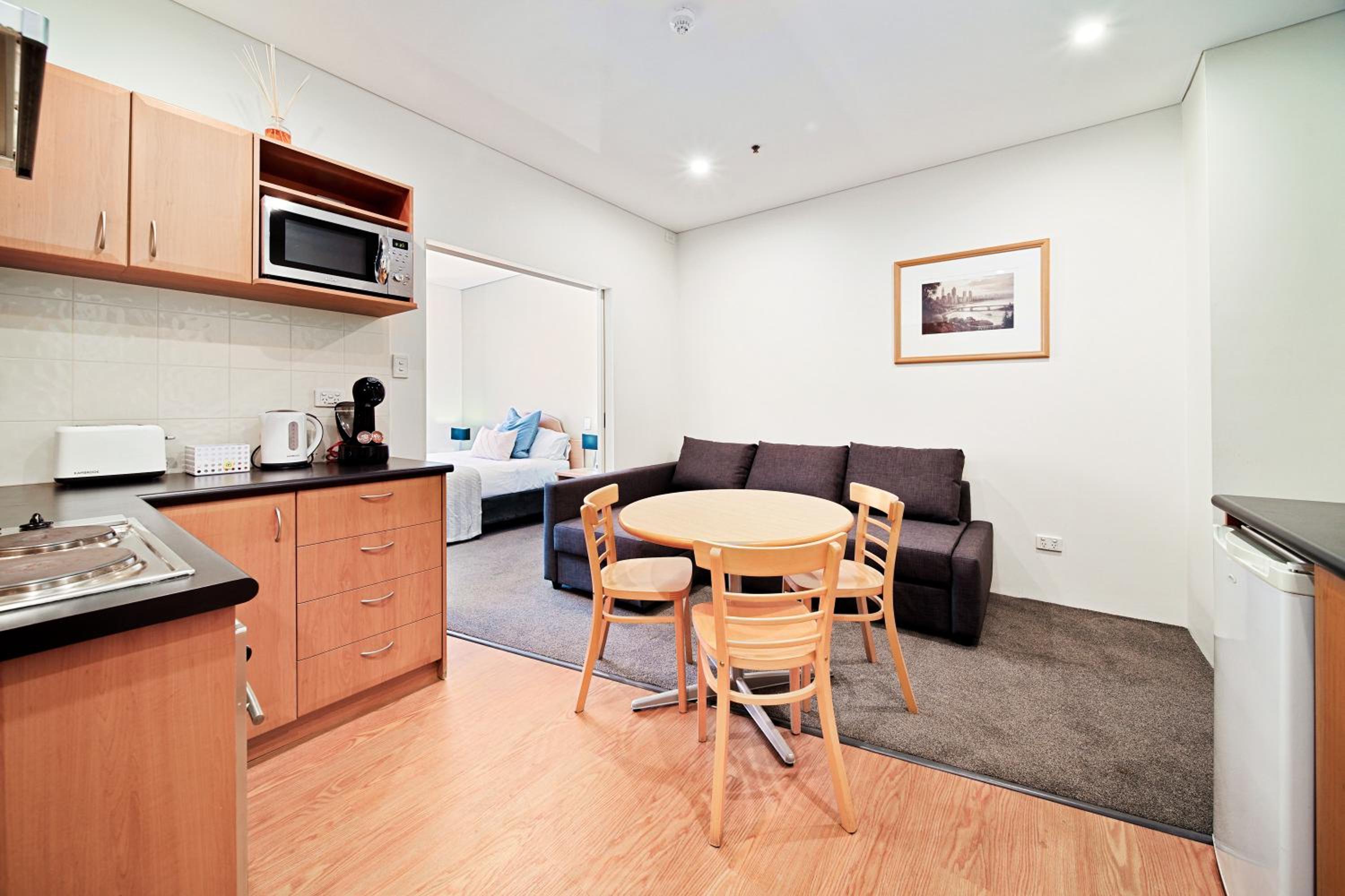 One-Bedroom Apartment - Photo 2