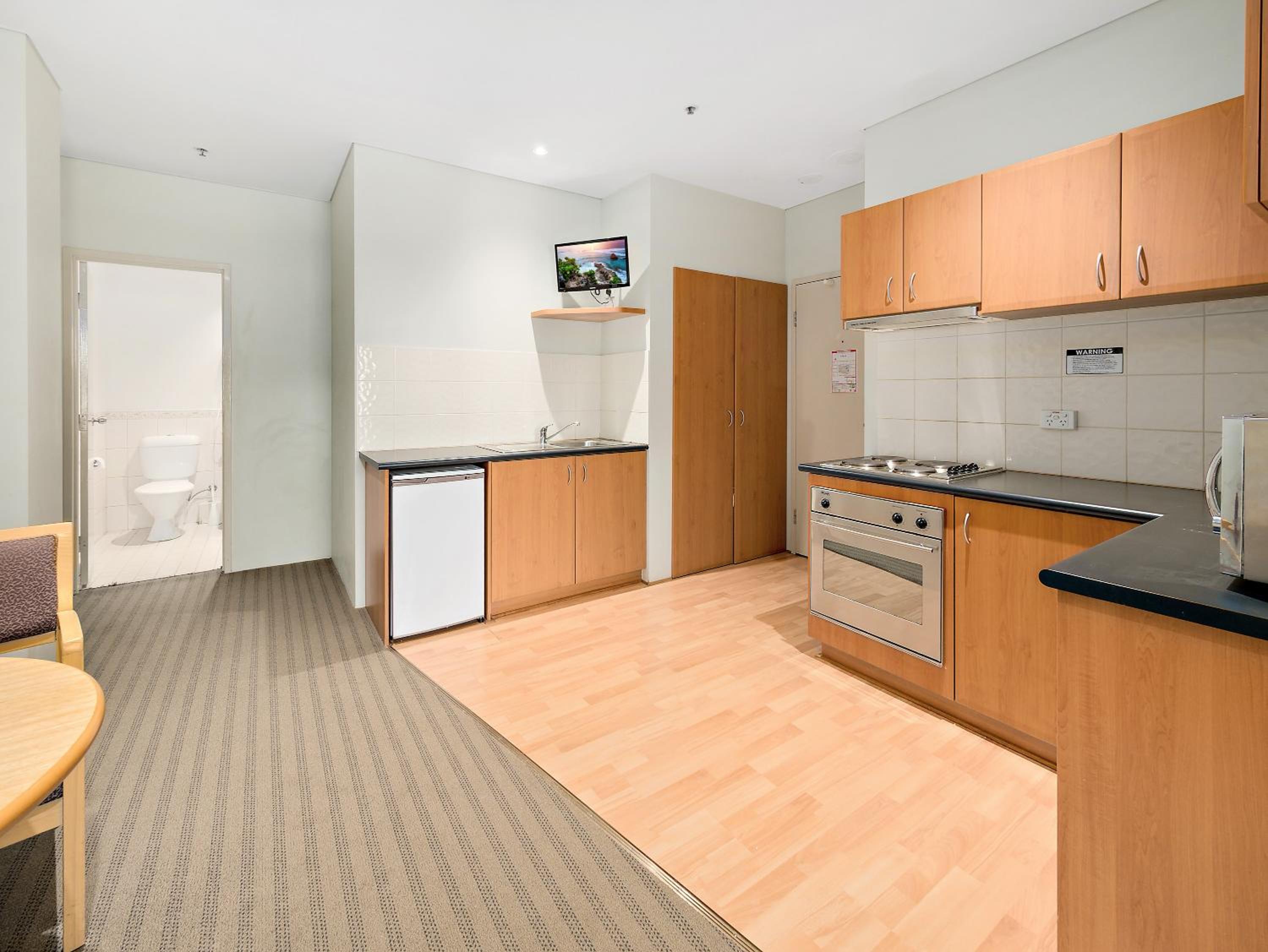 One-Bedroom Apartment - Photo 18