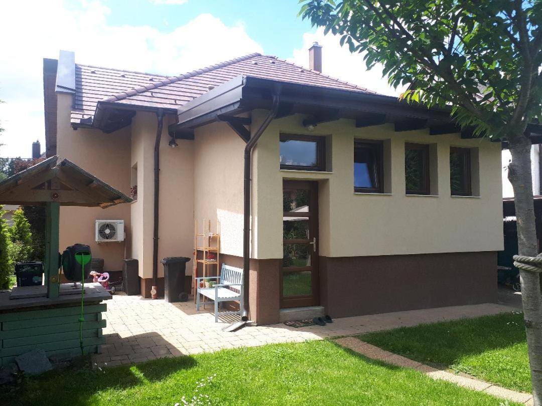 Three-Bedroom House photo 2