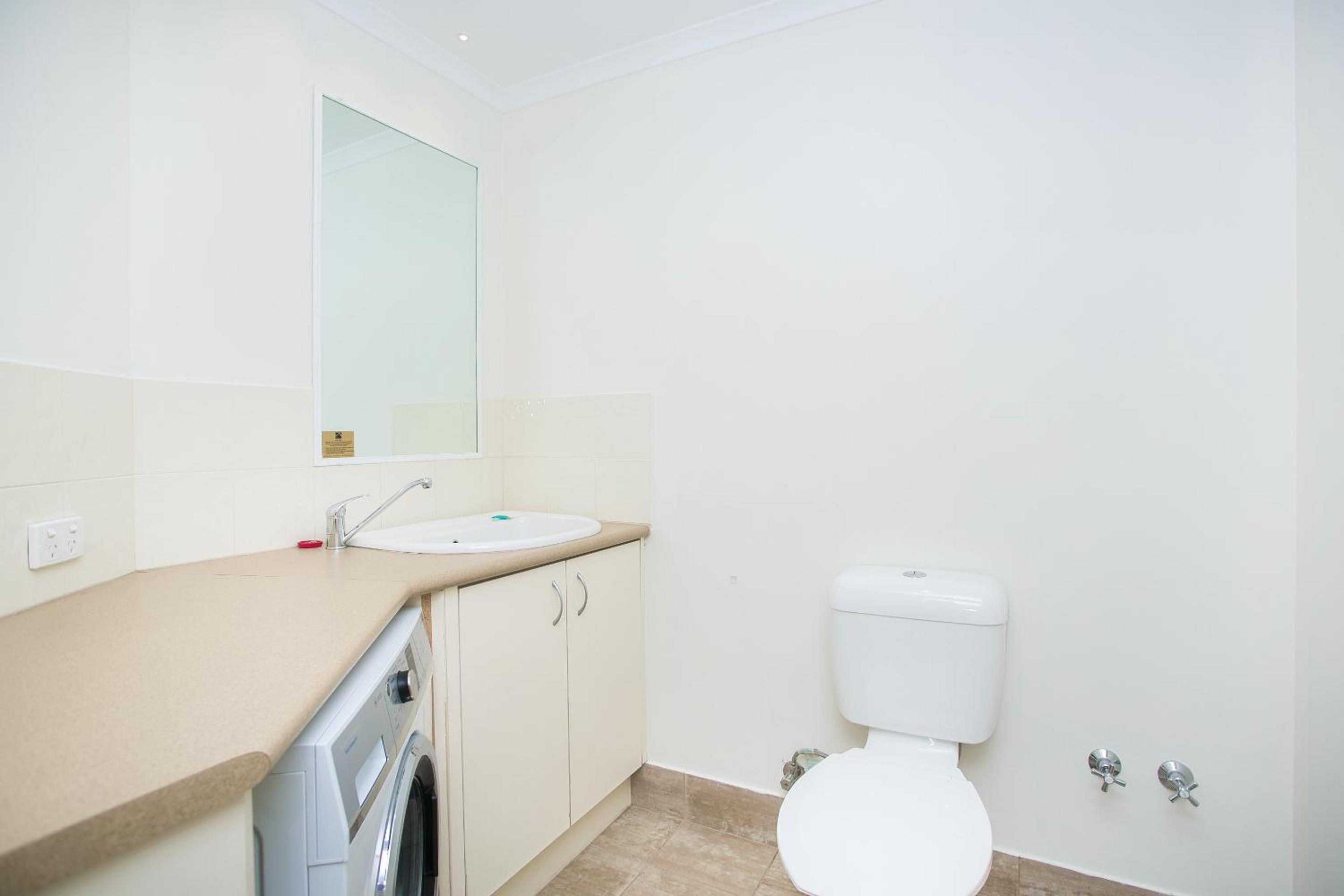 One-Bedroom Deluxe Apartment - Photo 13