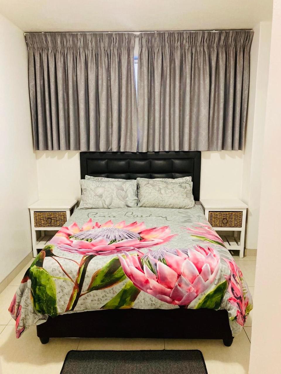 Apartment with Sea View - Photo 1