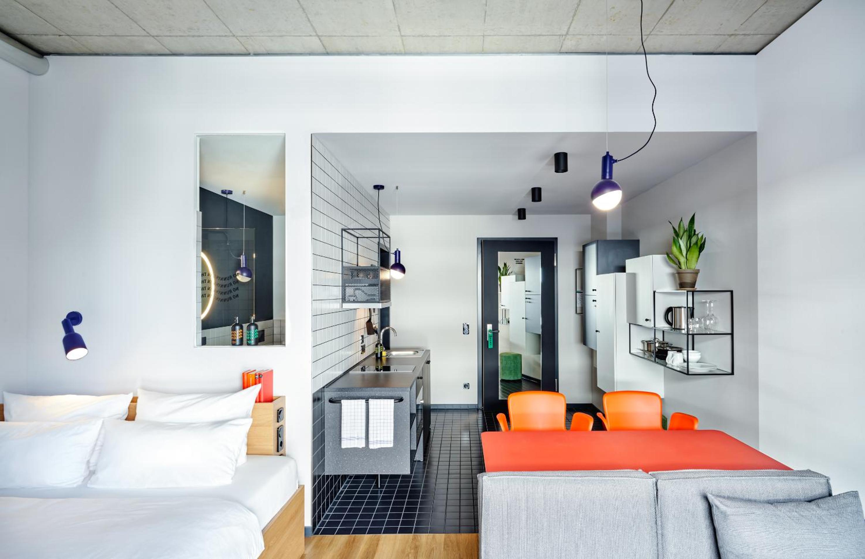 Design Apartment with King-Size-Bed - Photo 1