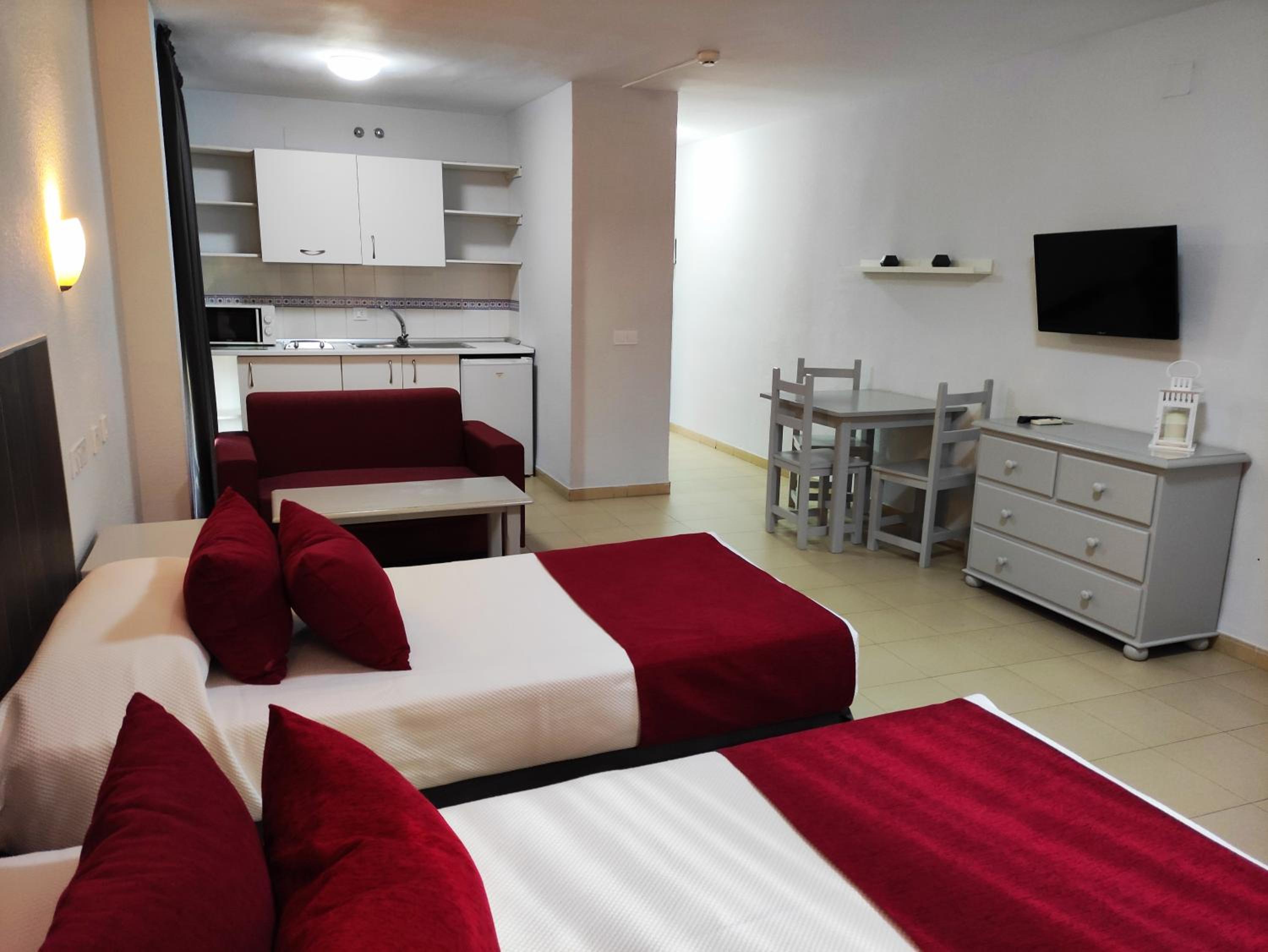 Studio (3 Adults) - Photo 3