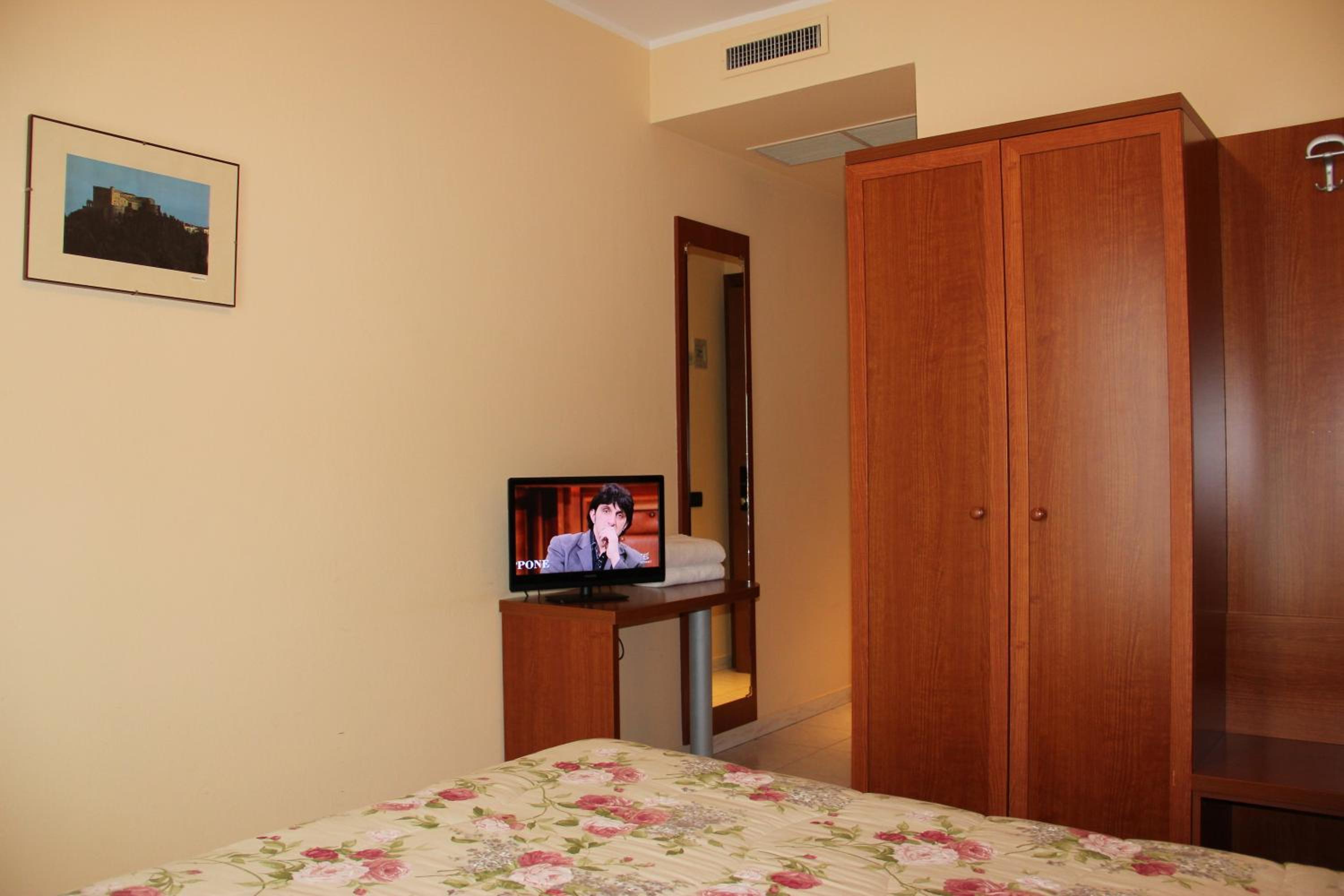 Single Room photo 2