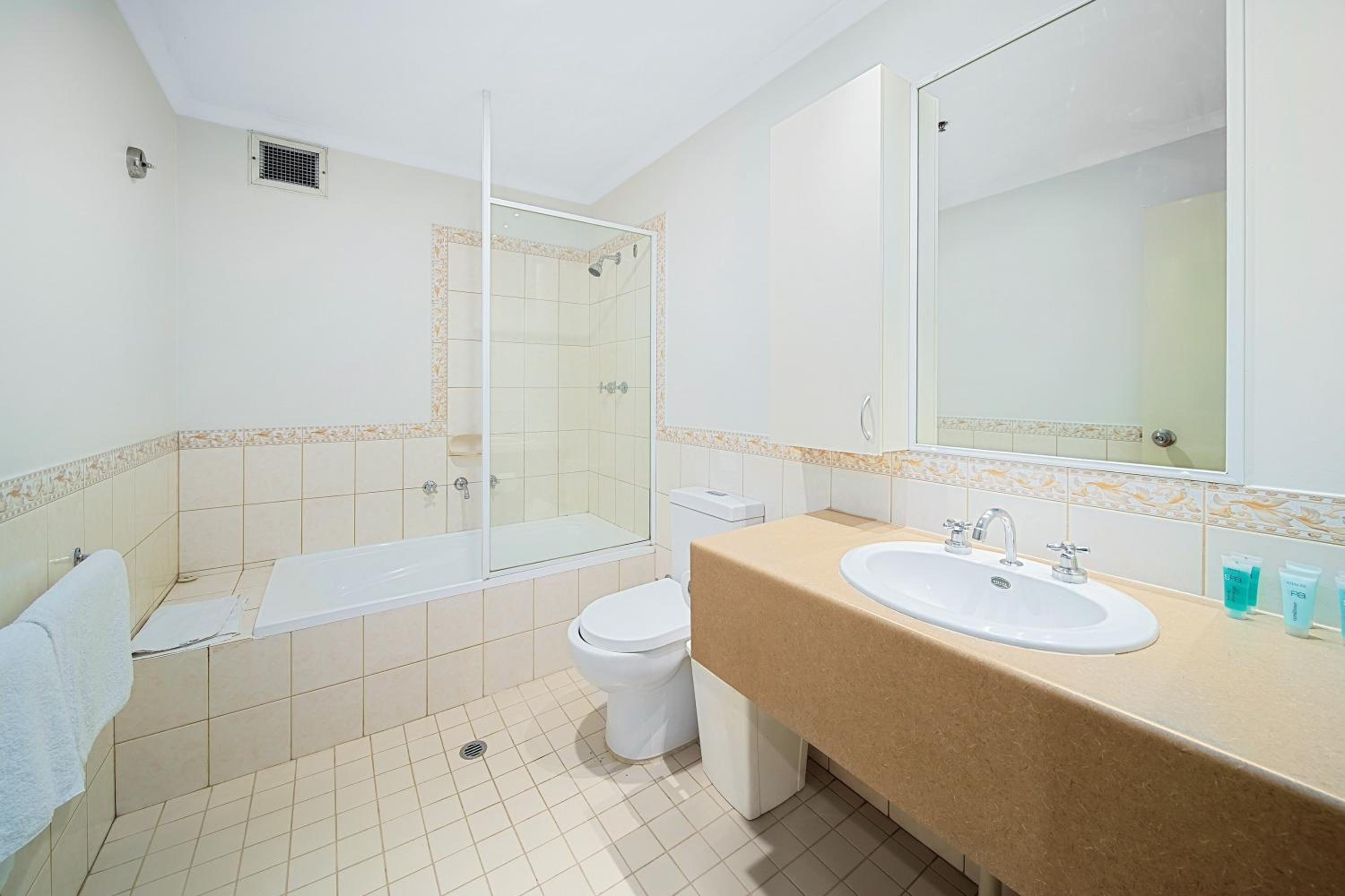 Two-Bedroom Apartment - Photo 18