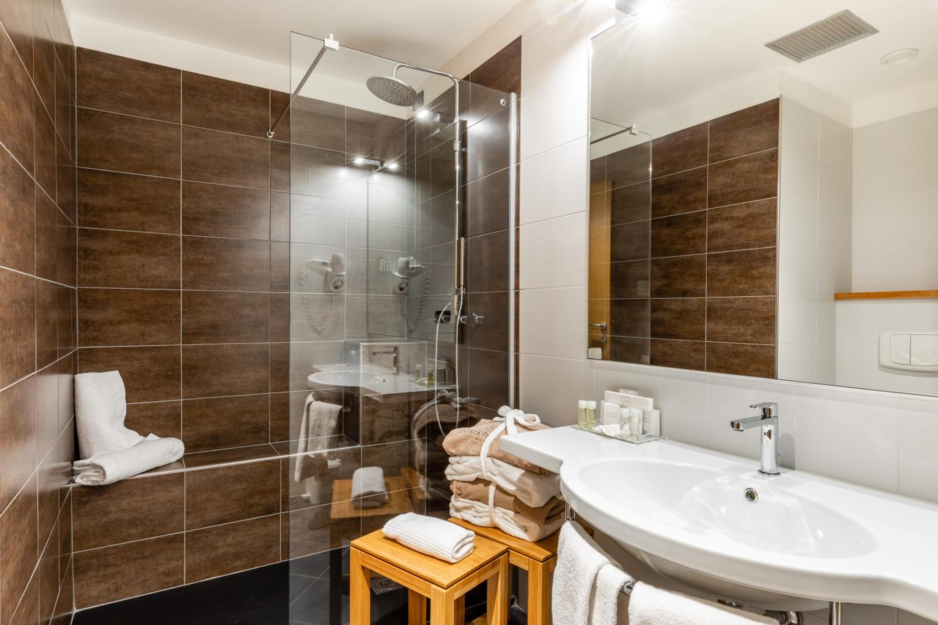 Suite - Photo 9