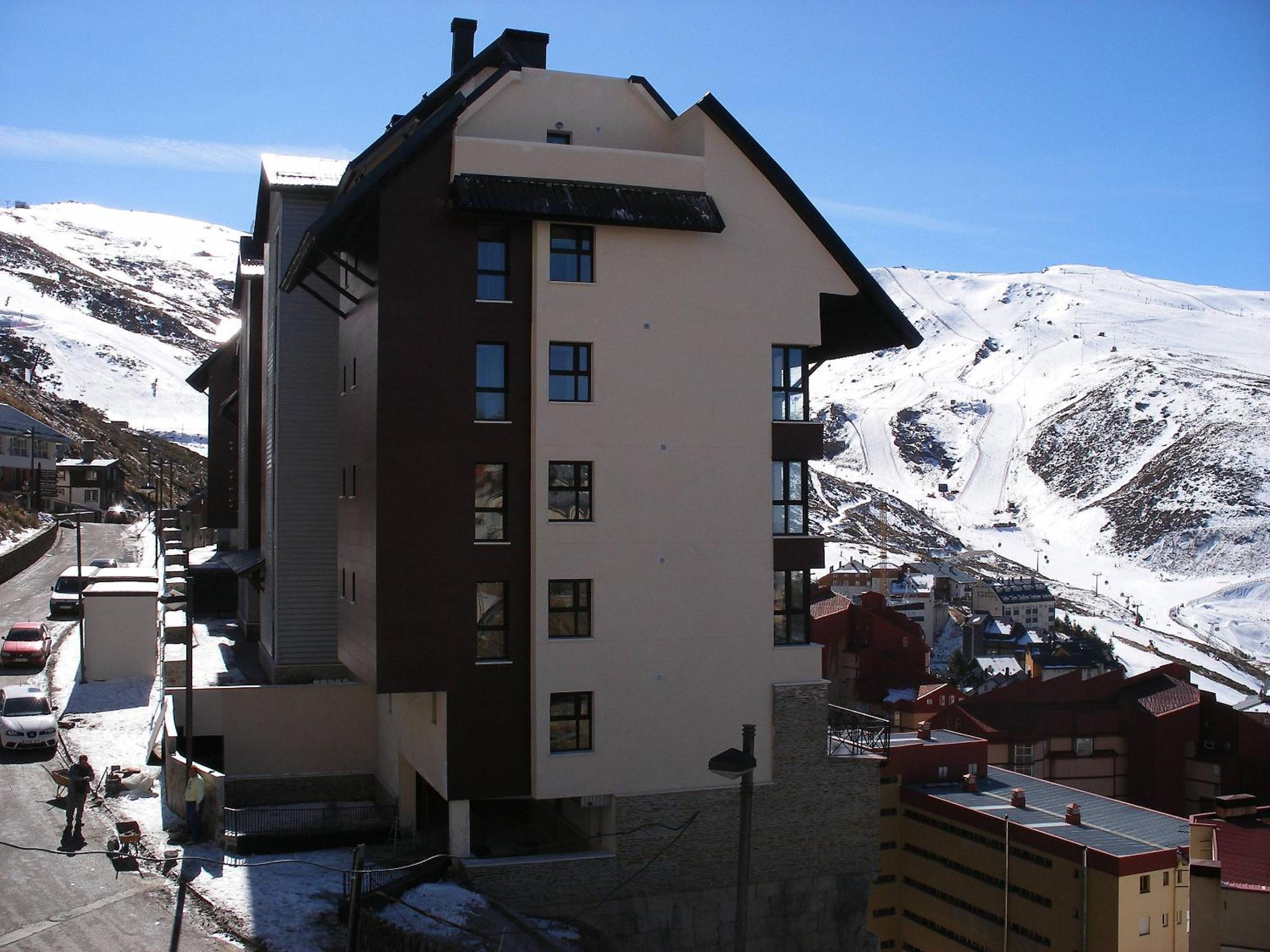 Apartment with Mountain View - Photo 6