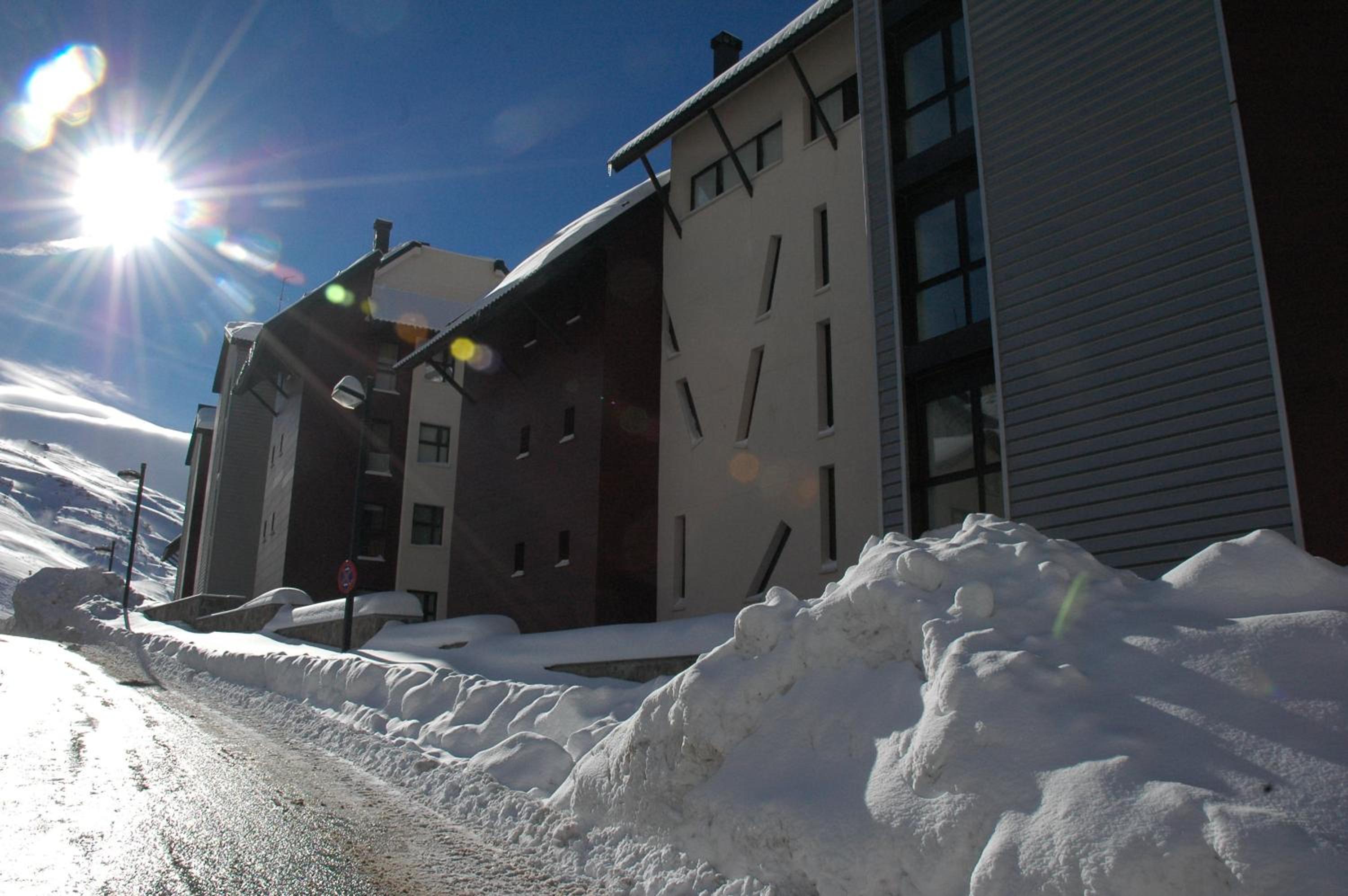 Apartment with Mountain View - Photo 5