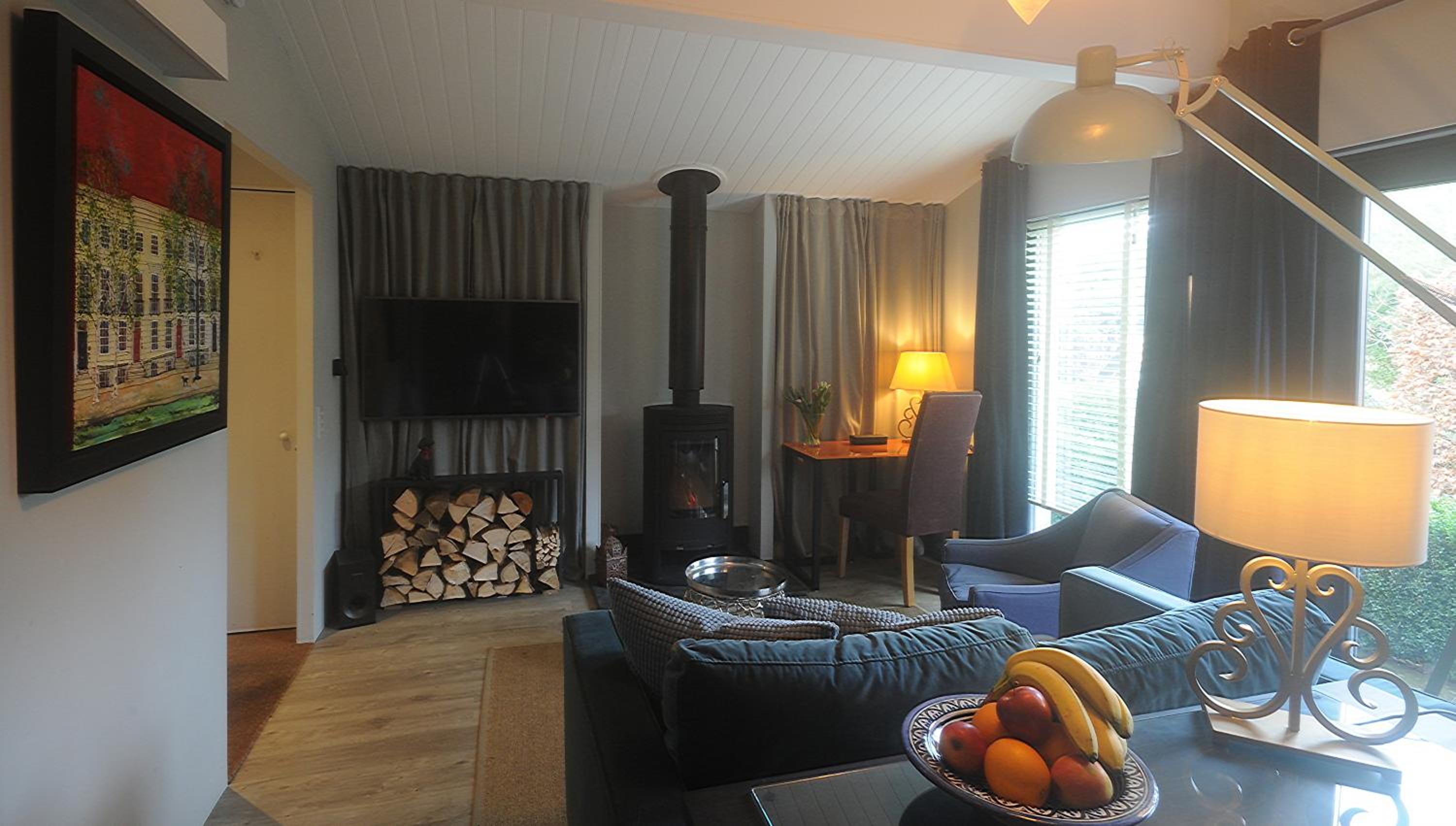 One-Bedroom Apartment - Photo 1