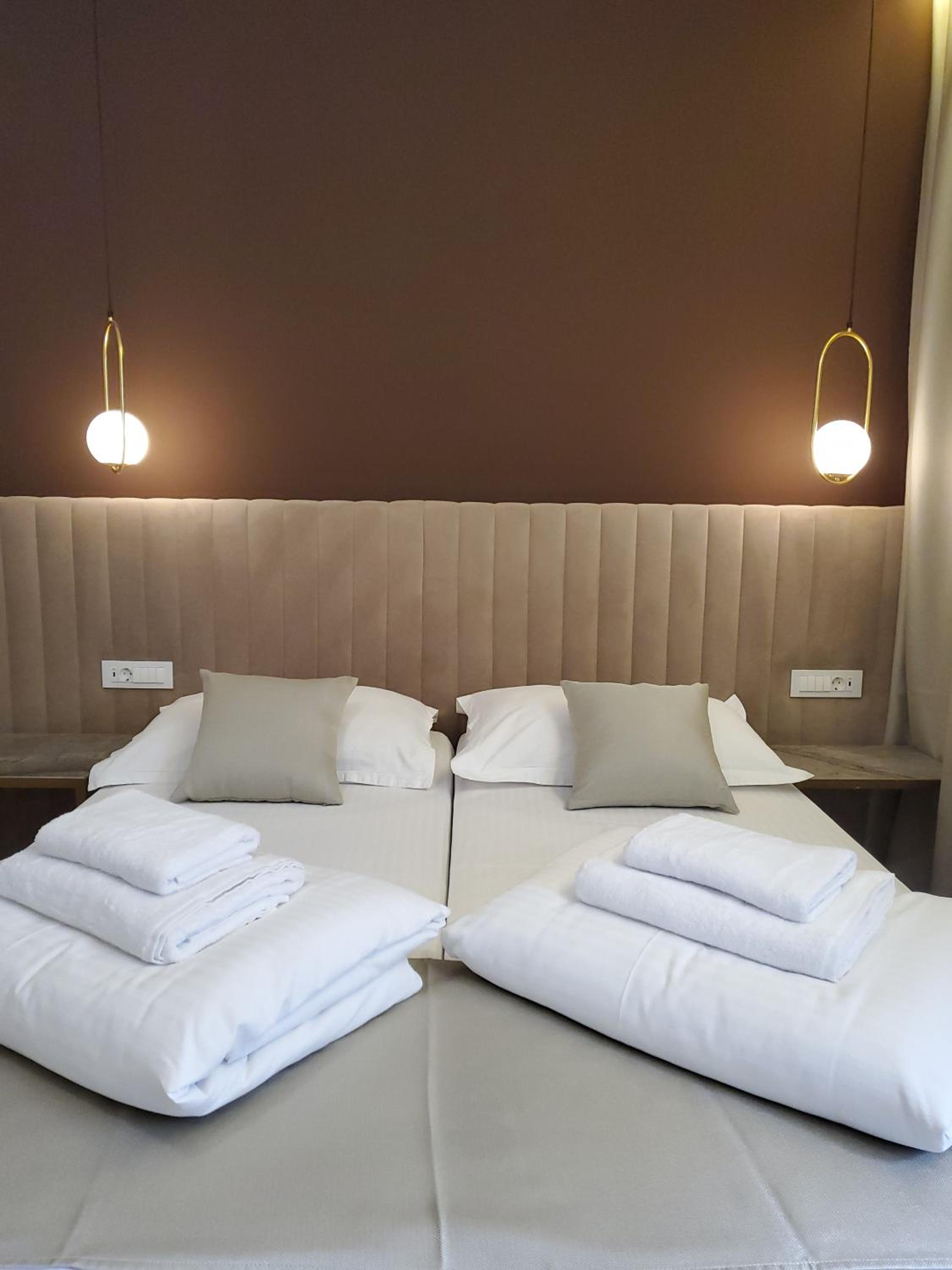 Deluxe Luxury Suite - Photo 18