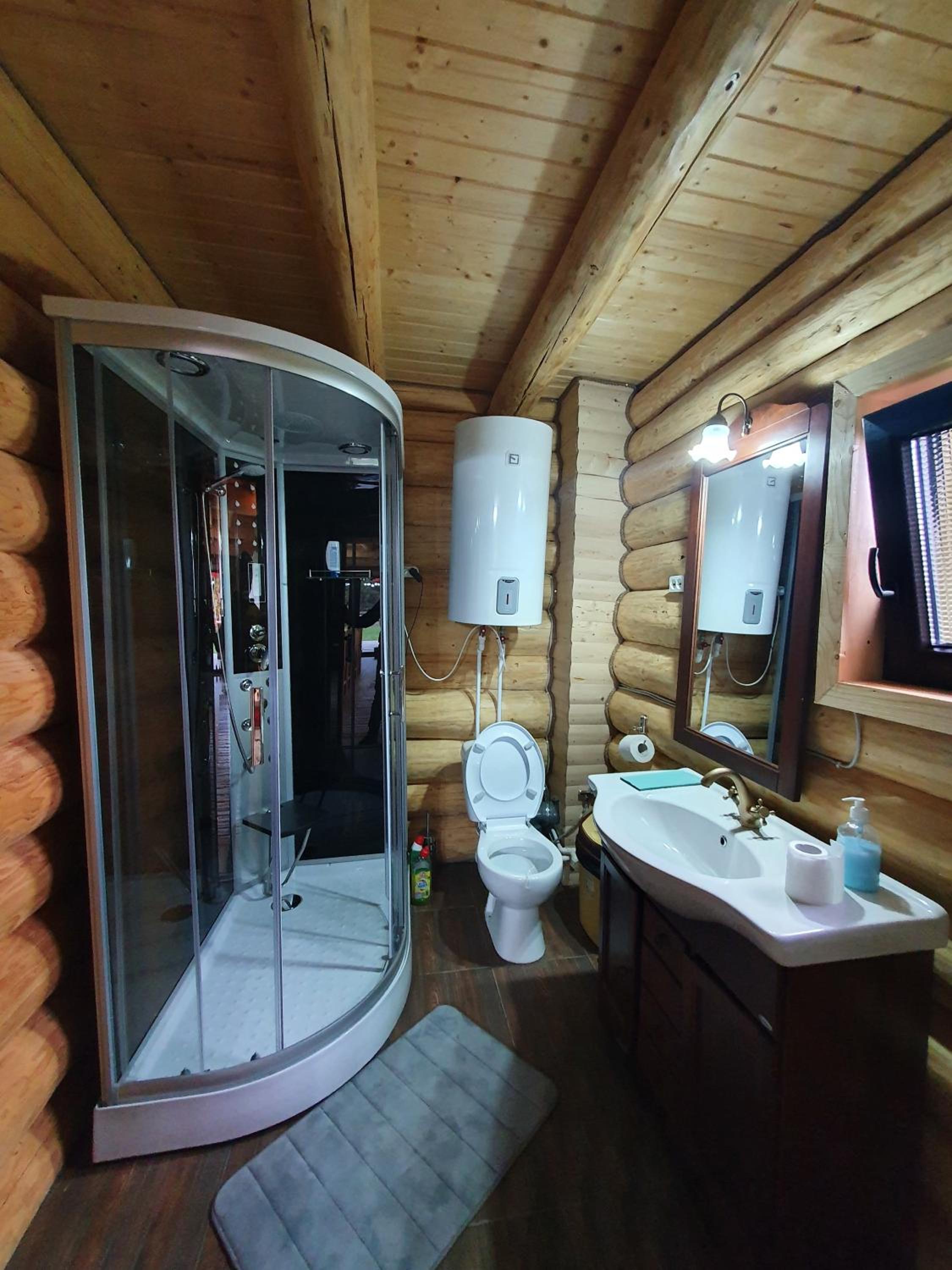 Four-Bedroom House - Photo 6