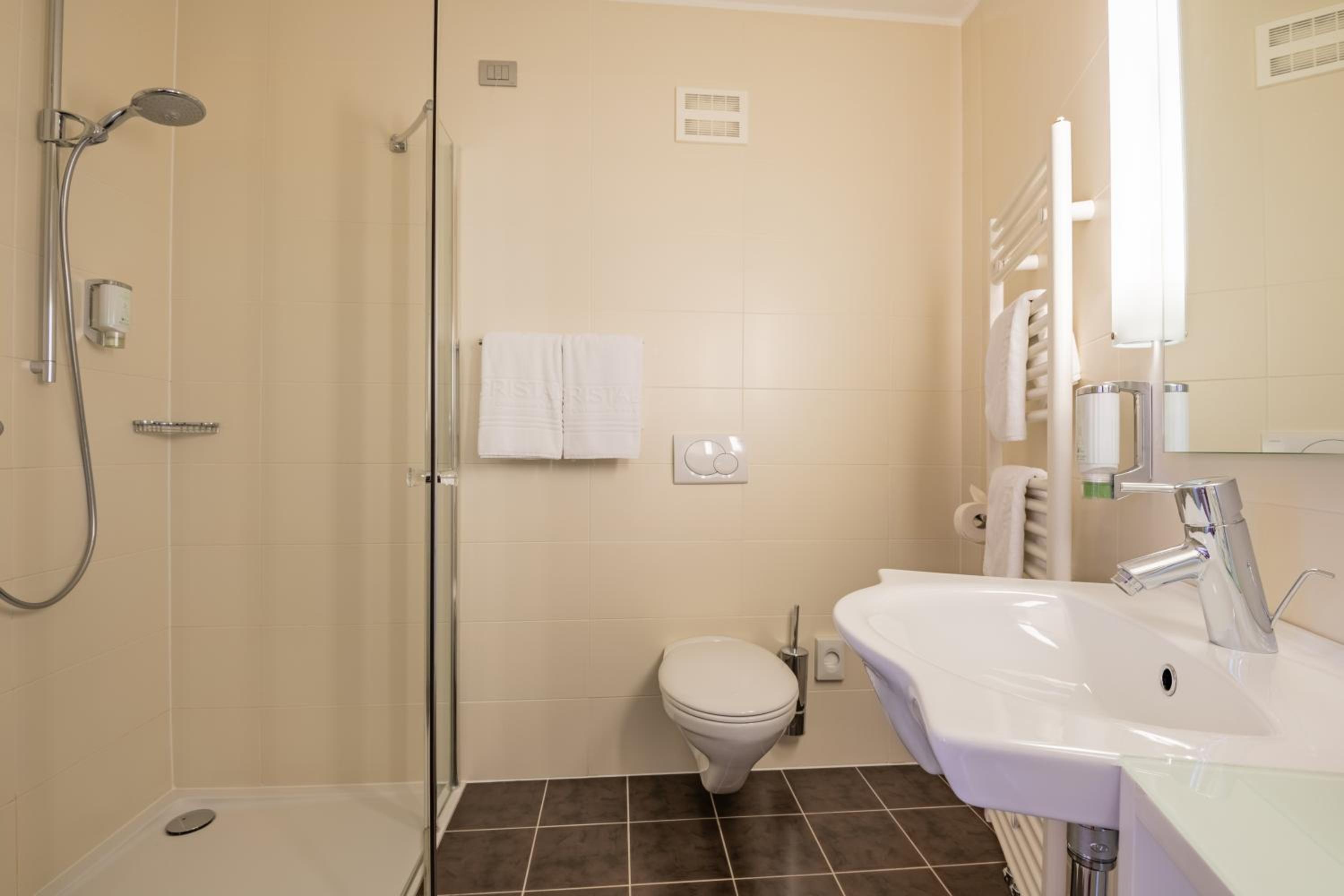 Suite - Photo 2