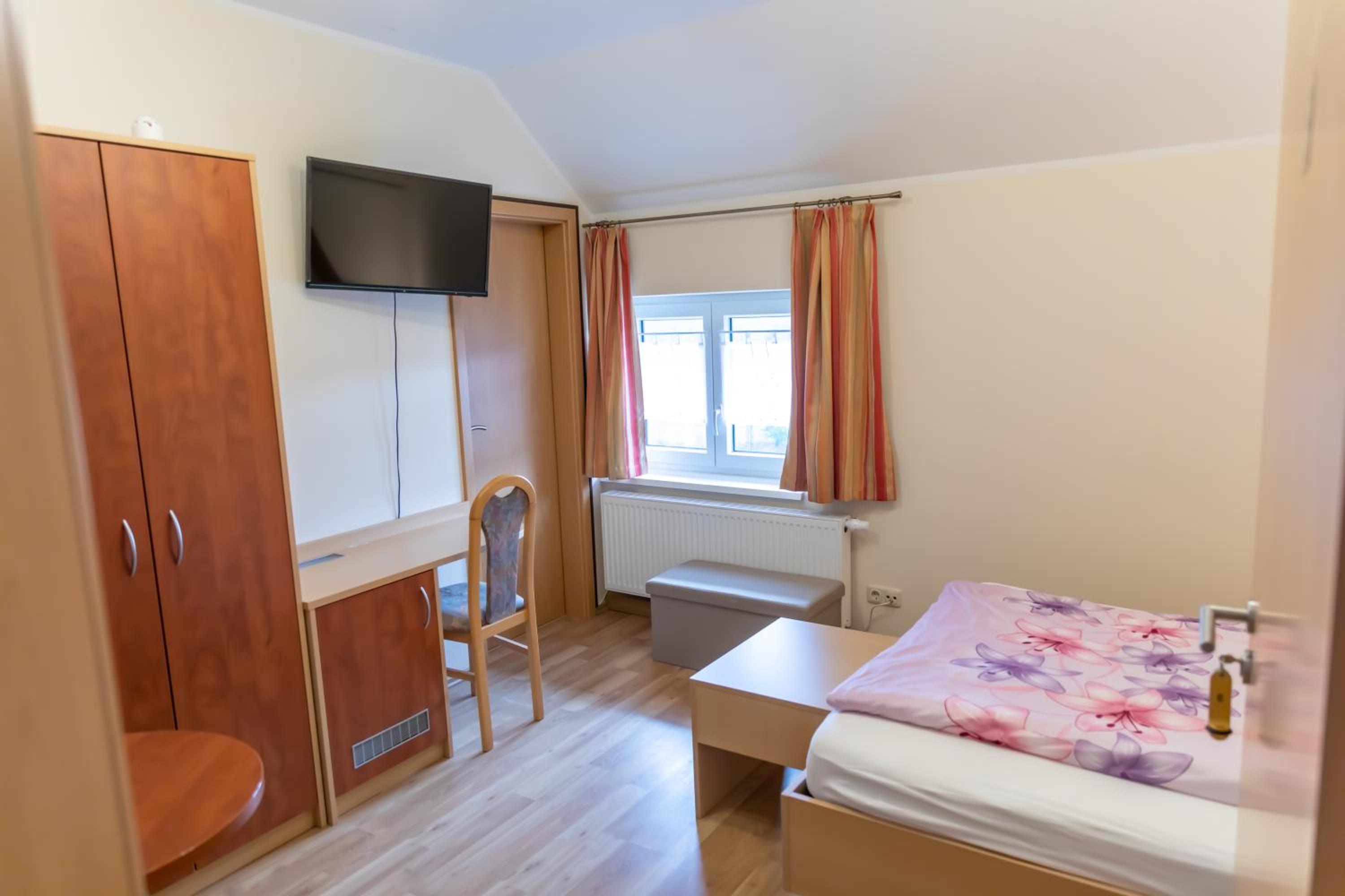 Single Room photo 3