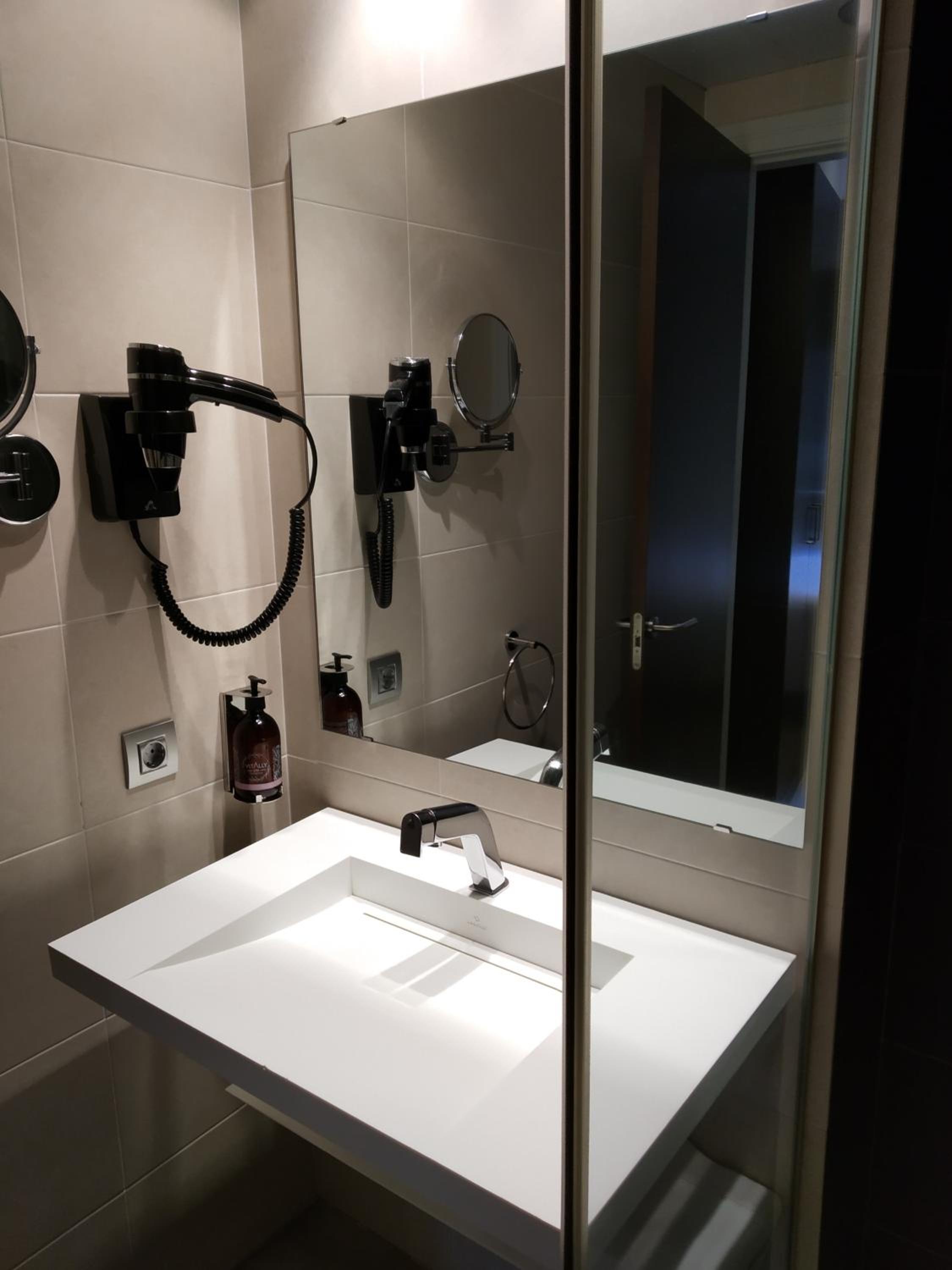 Single Room photo 2