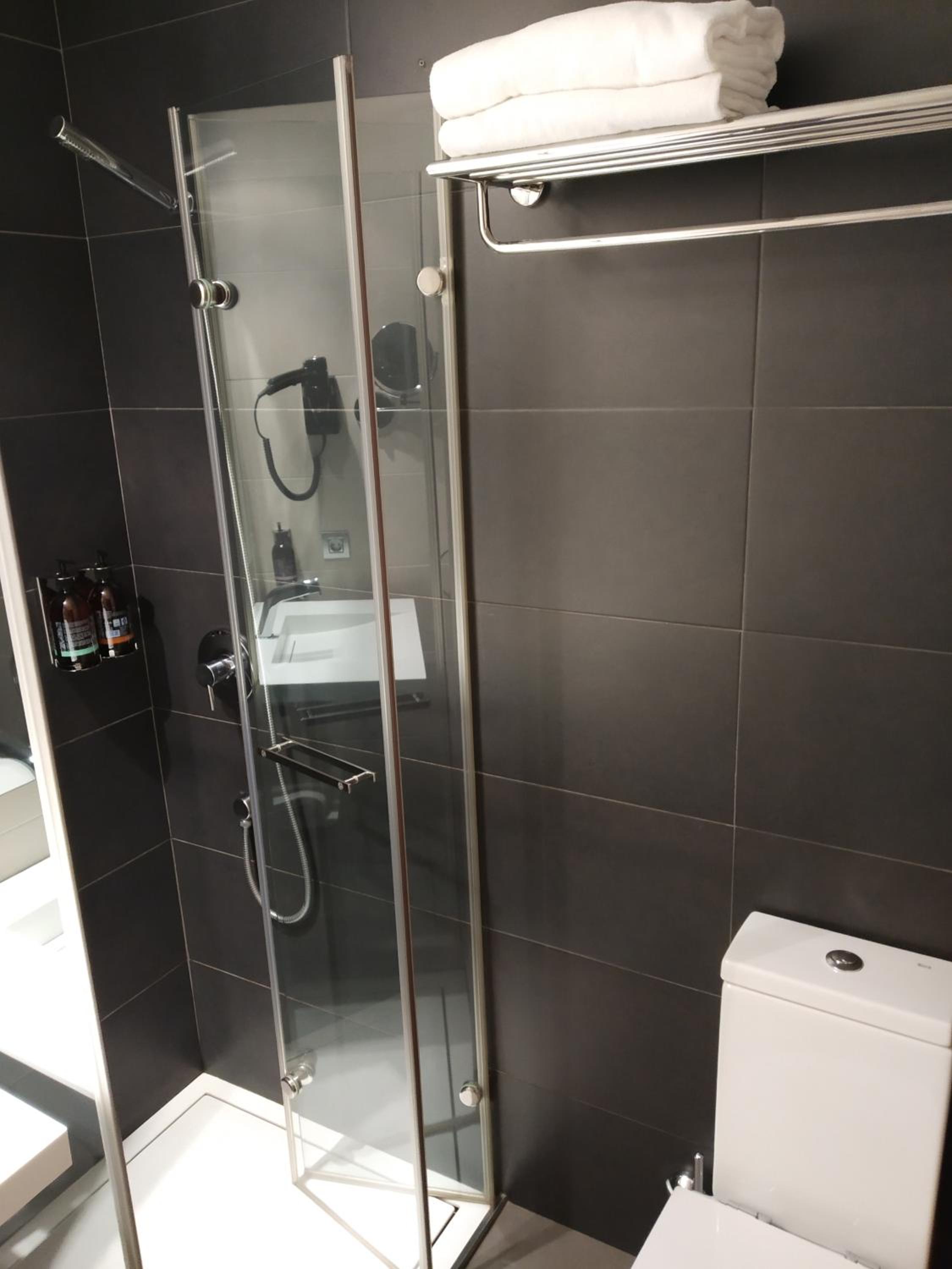 Single Room photo 3