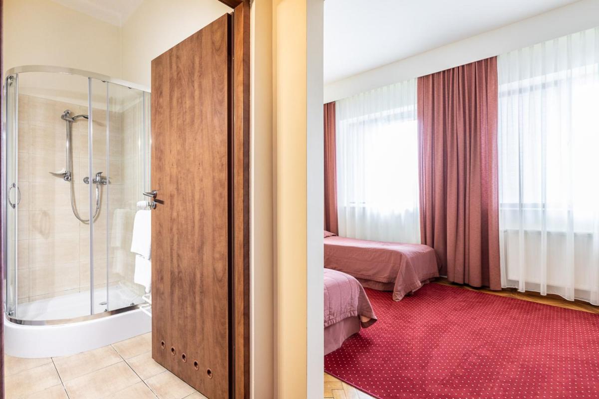 Double Room - Photo 13