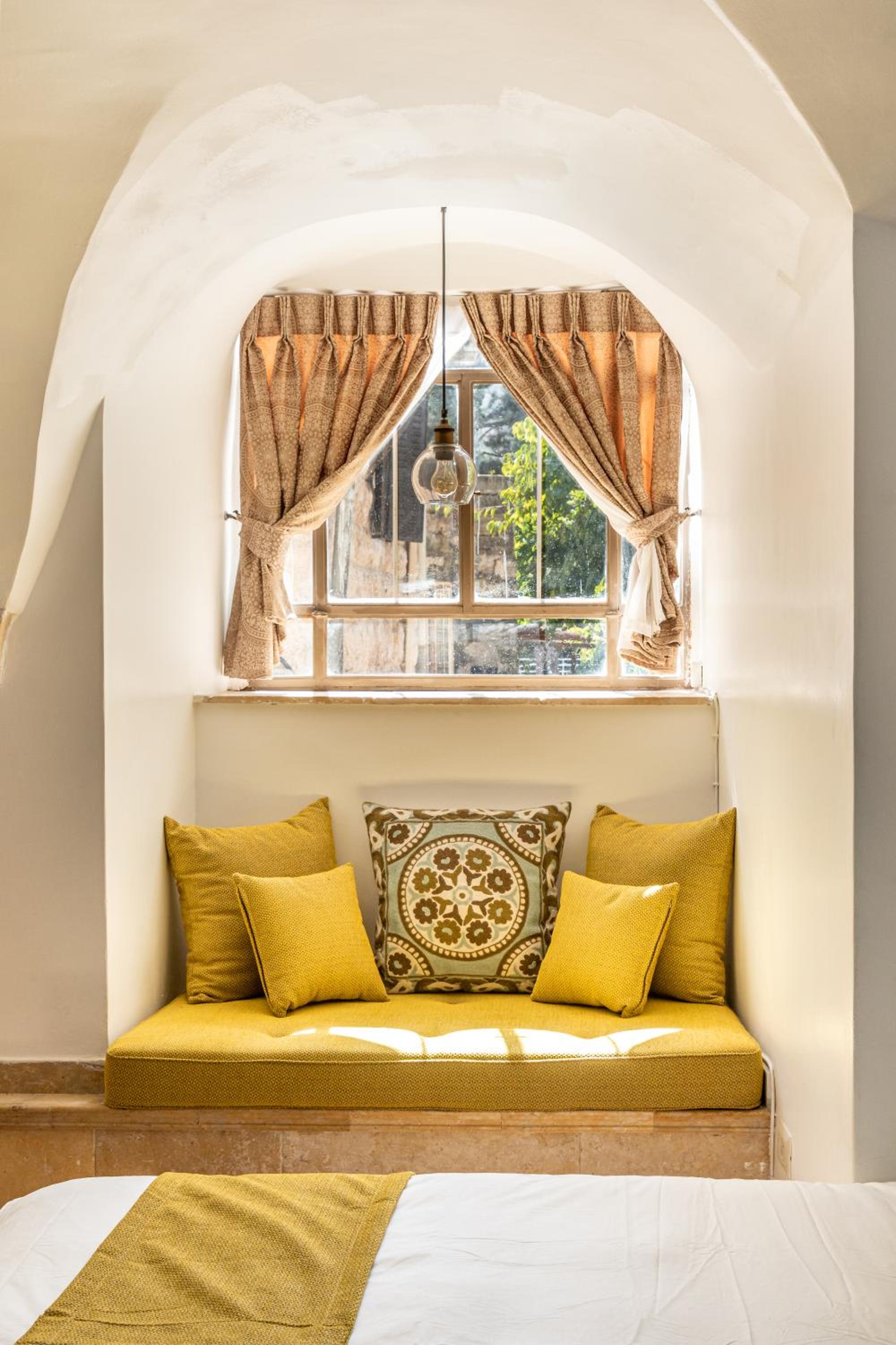 Deluxe Suite - Photo 2