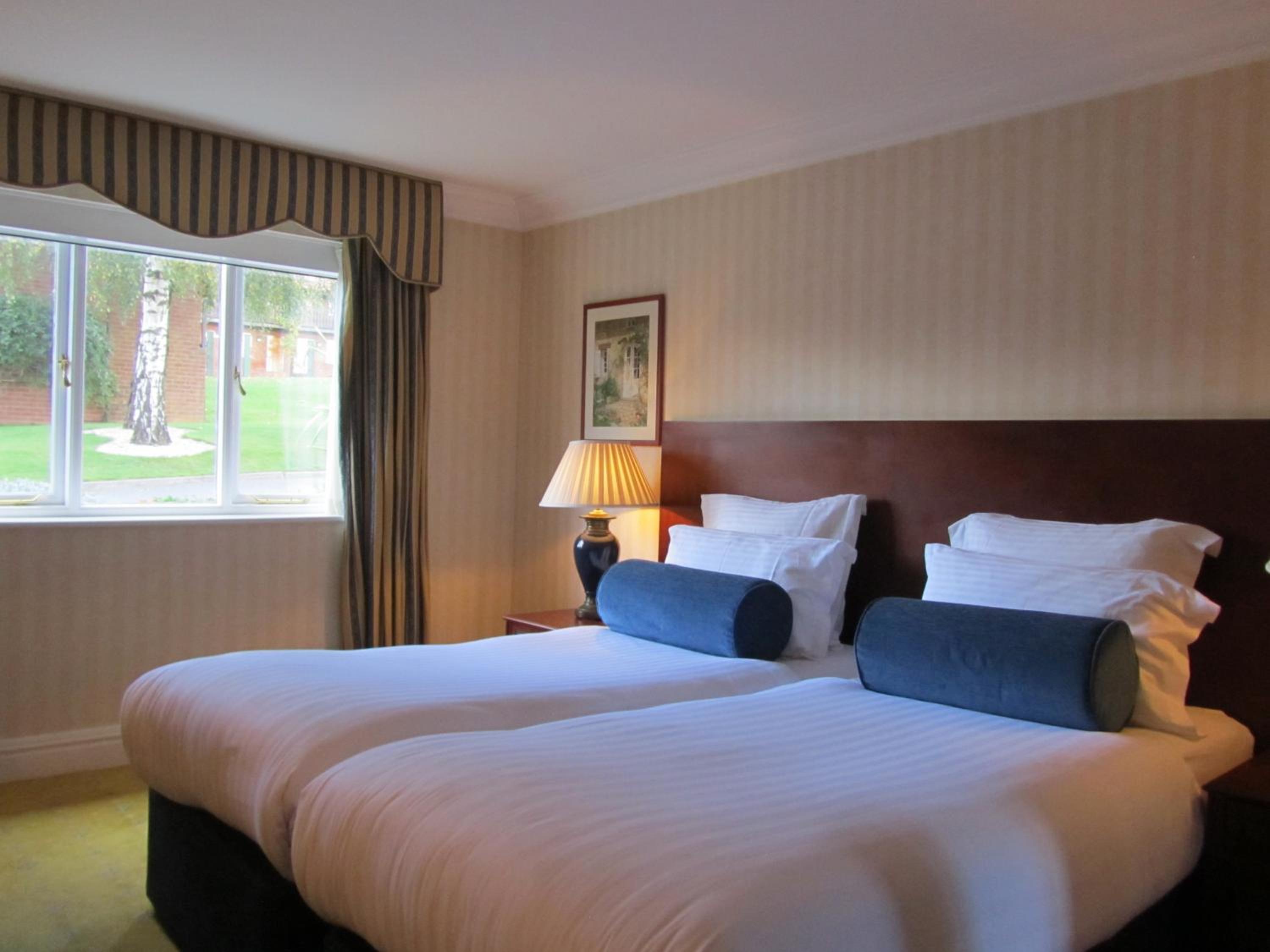 Executive Twin Room - Photo 2