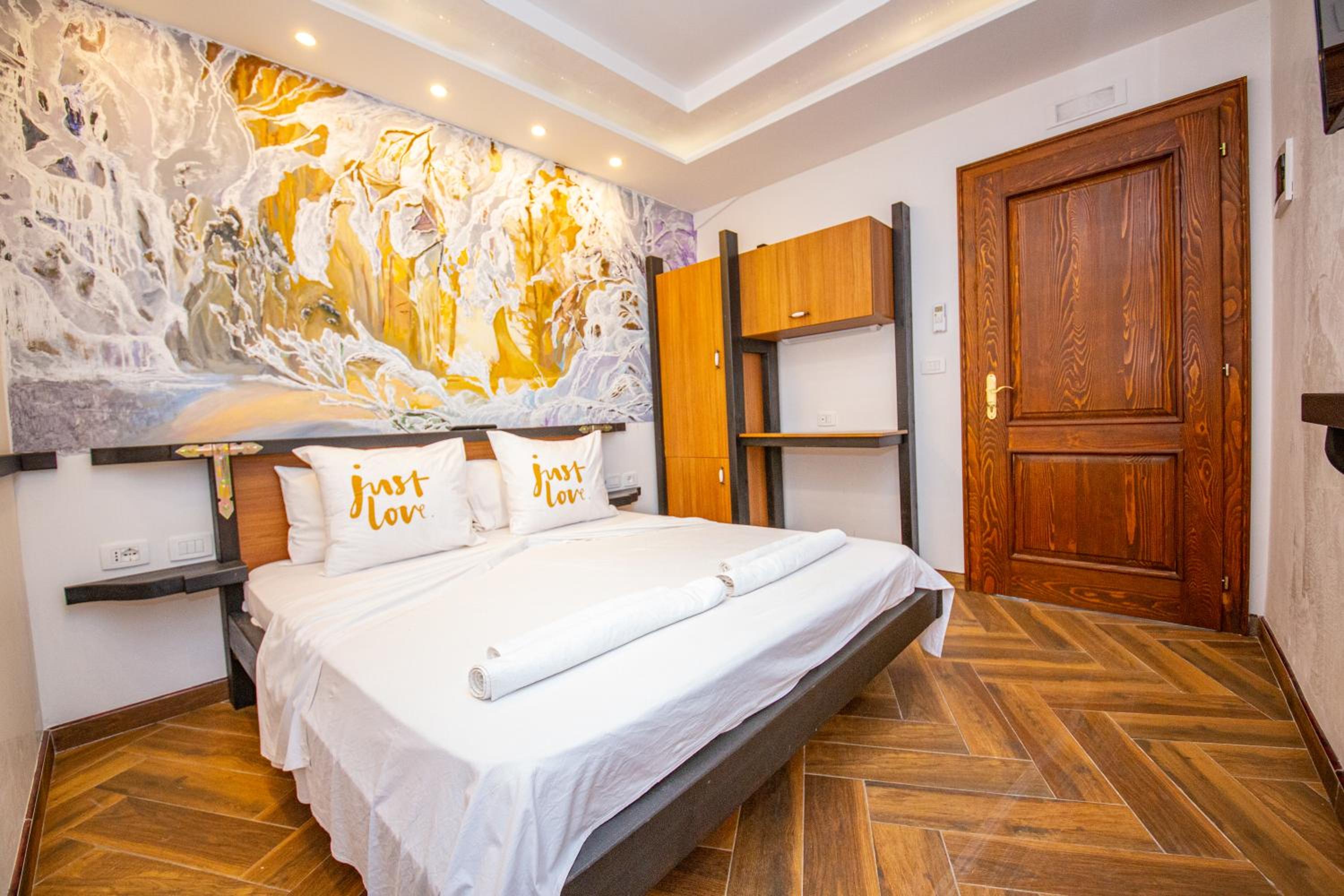 Double Room with Private Bathroom photo 3
